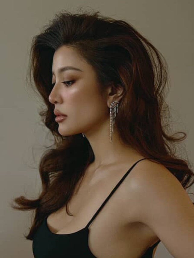 เอมมี่ - มรกต กิตติสาระ