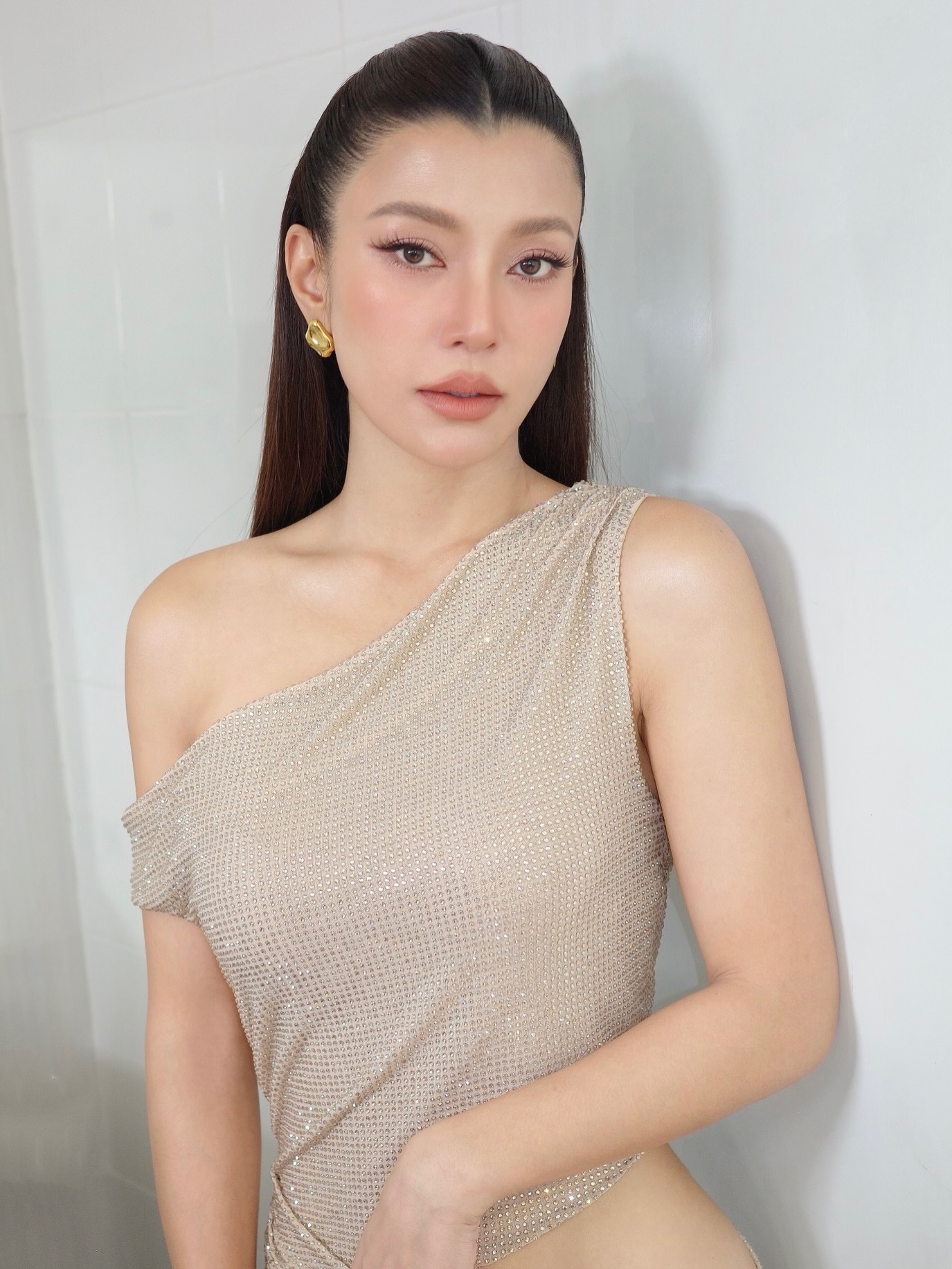 เอมมี่ - มรกต กิตติสาระ