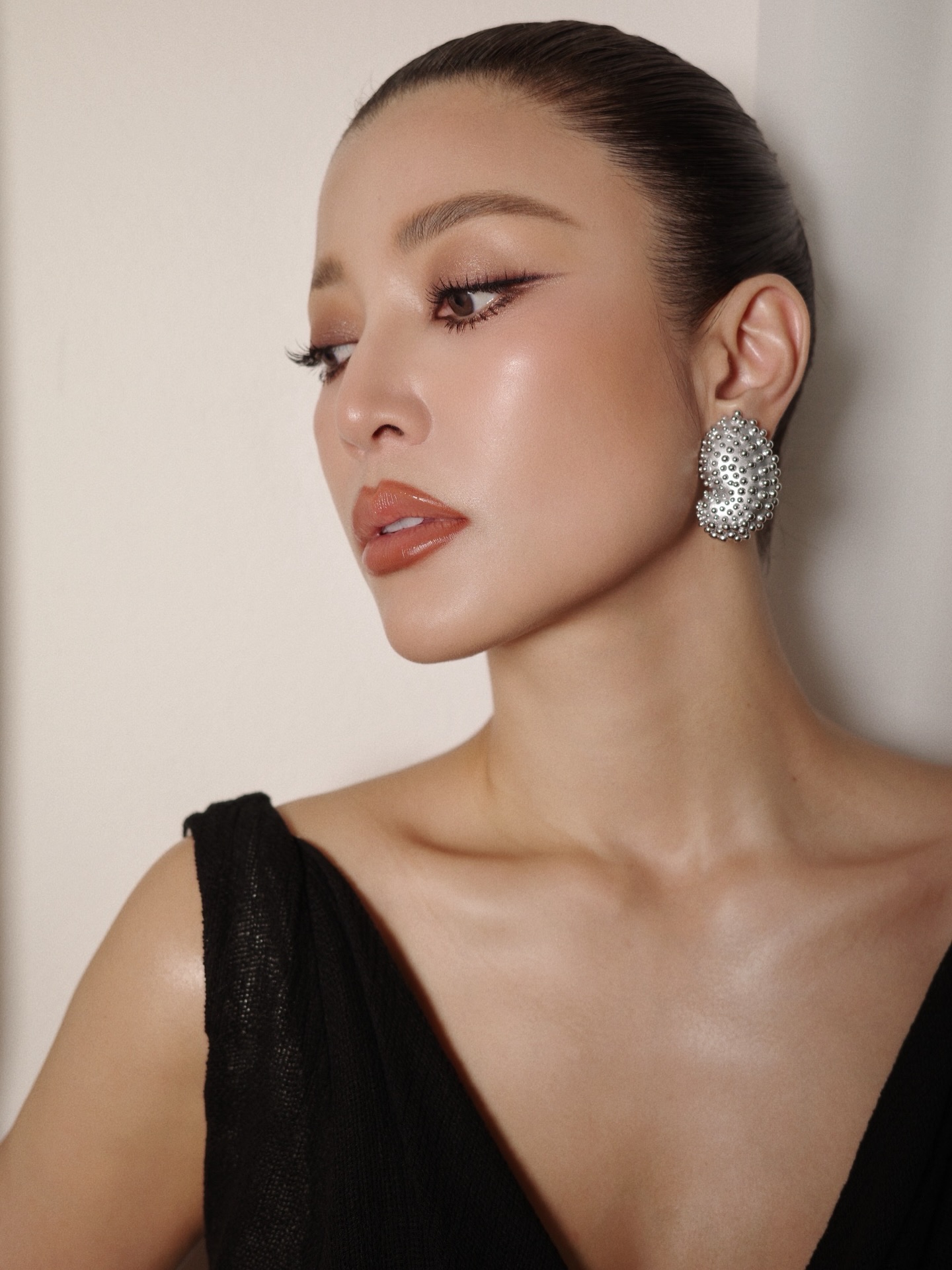 เอมมี่ - มรกต กิตติสาระ