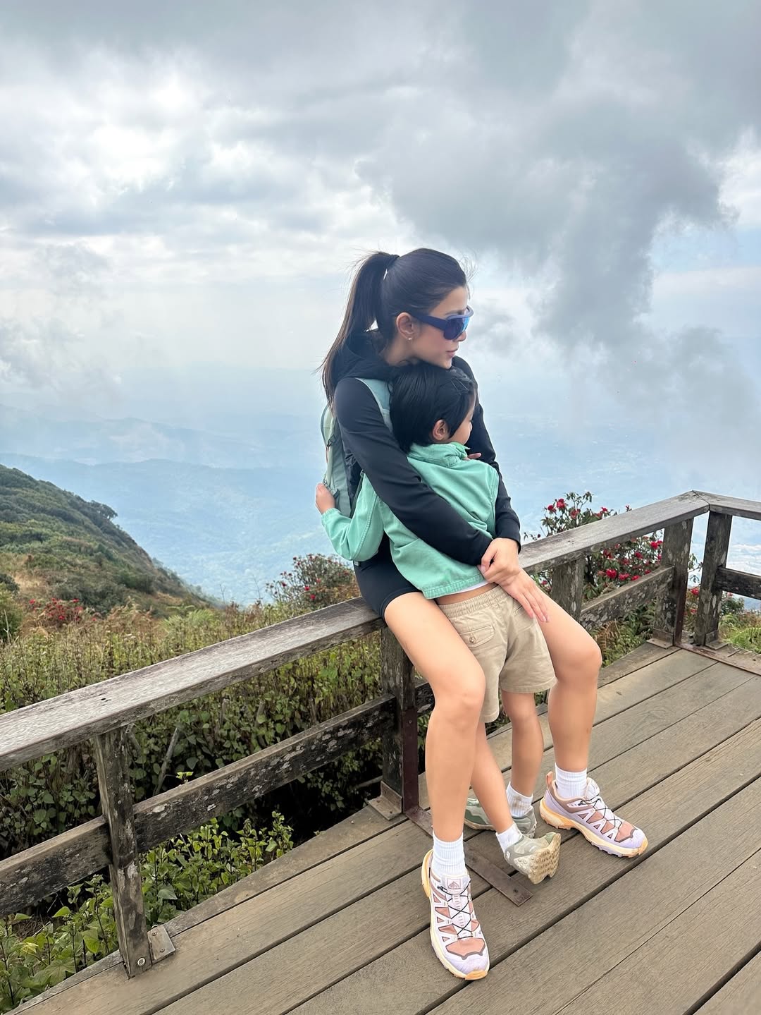 เอมมี่ - มรกต กิตติสาระ