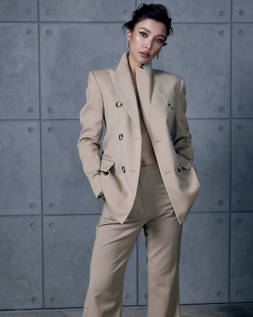 เอมมี่ - มรกต กิตติสาระ