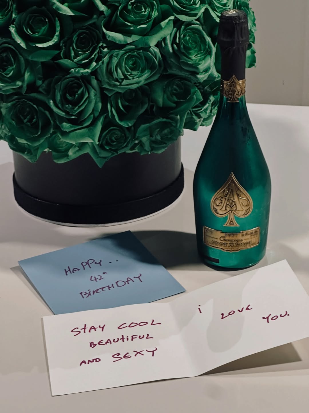 เอมมี่ - มรกต กิตติสาระ