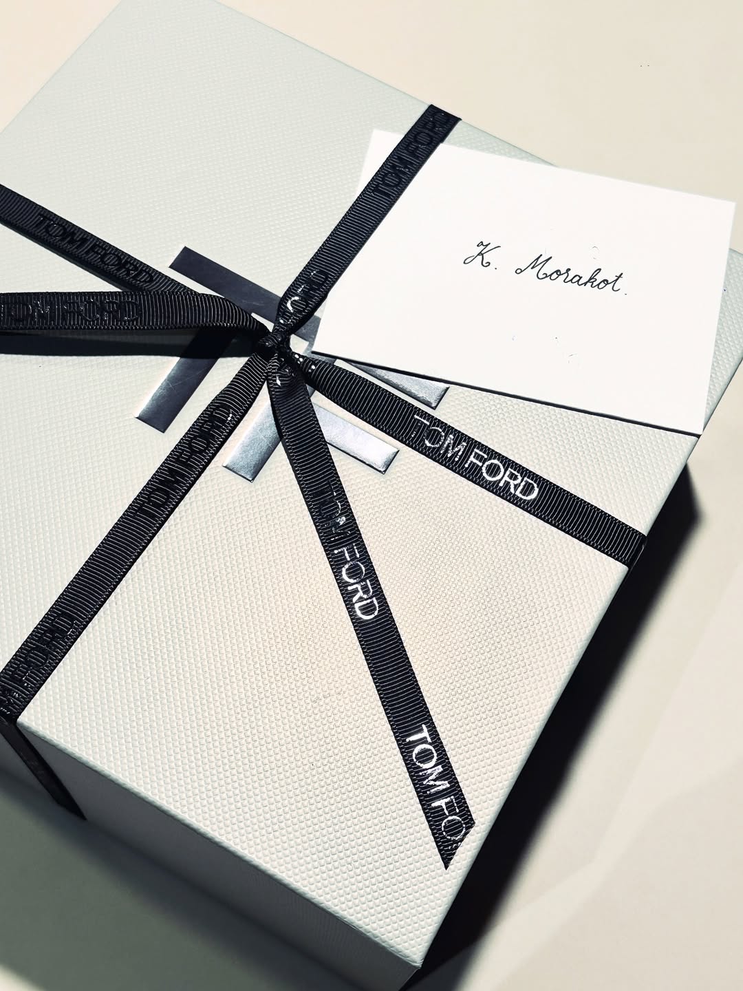 เอมมี่ - มรกต กิตติสาระ