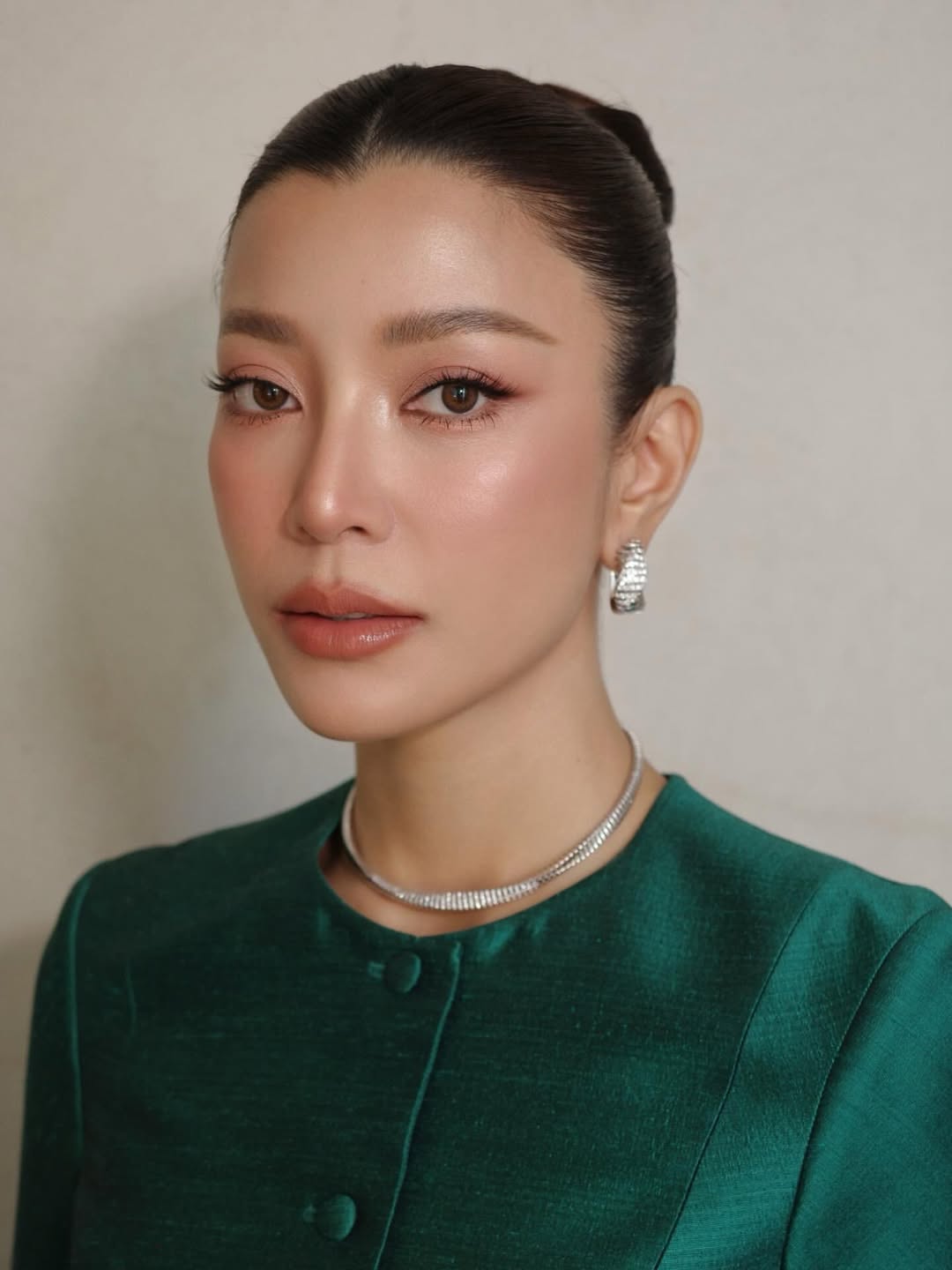 เอมมี่ - มรกต กิตติสาระ