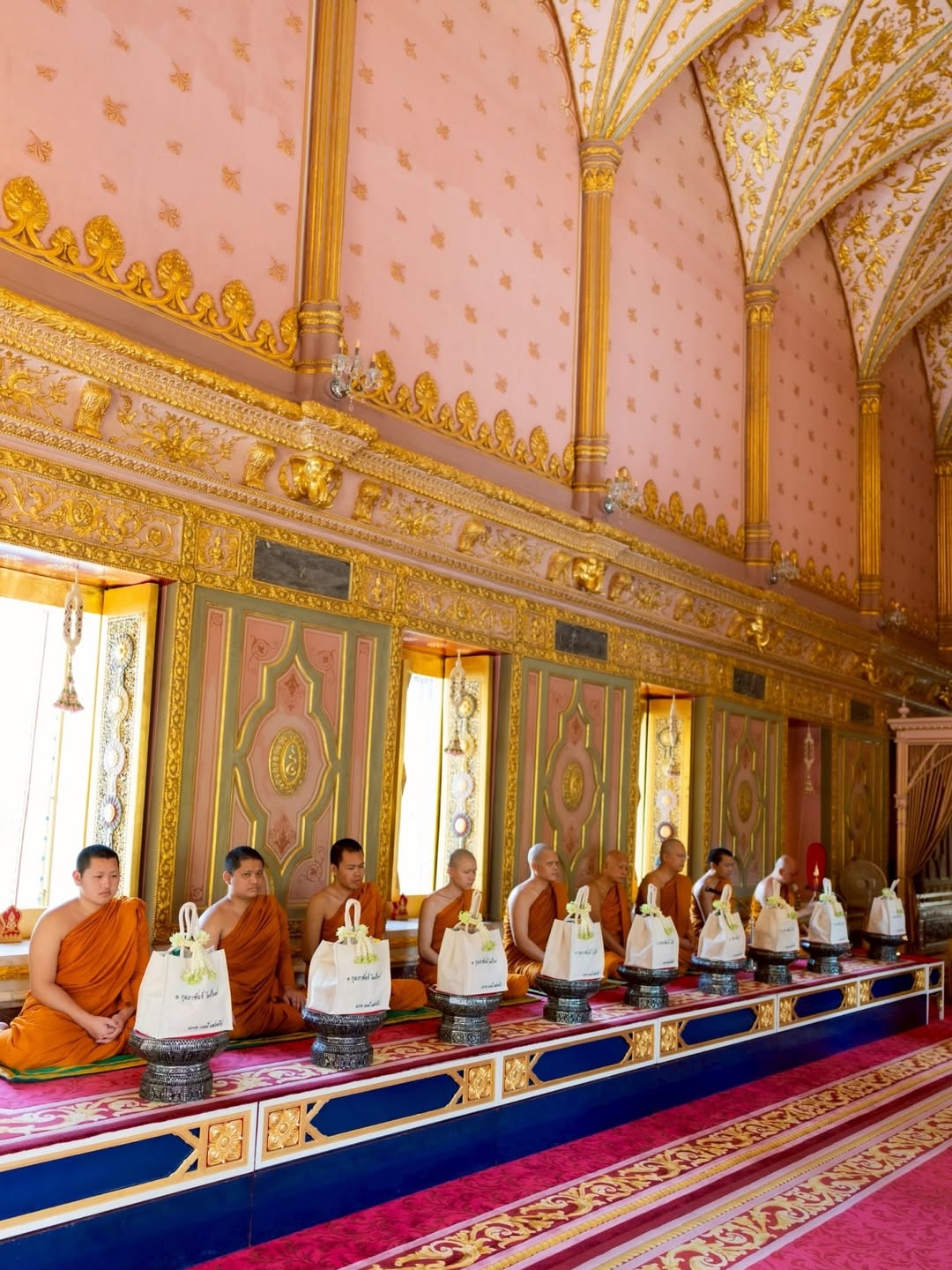 เอมมี่ - มรกต กิตติสาระ