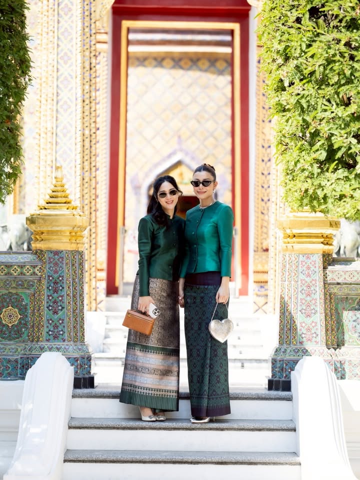 เอมมี่ - มรกต กิตติสาระ