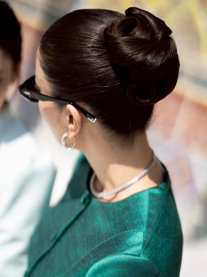 เอมมี่ - มรกต กิตติสาระ