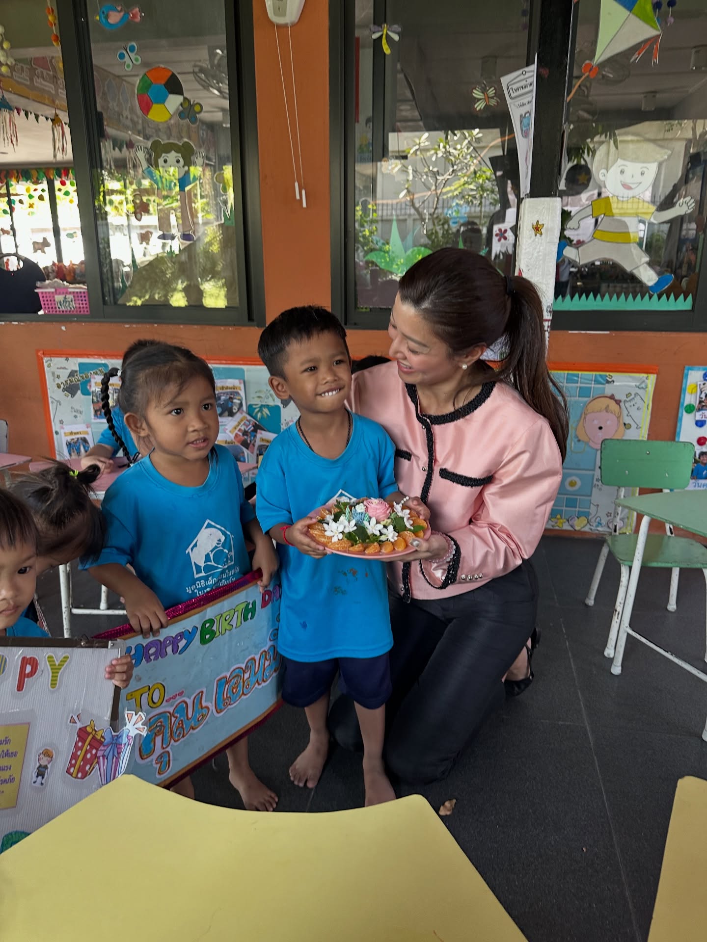 เอมมี่ - มรกต กิตติสาระ