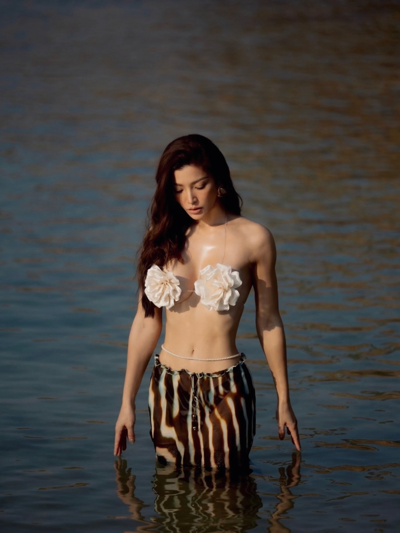 เอมมี่ - มรกต กิตติสาระ