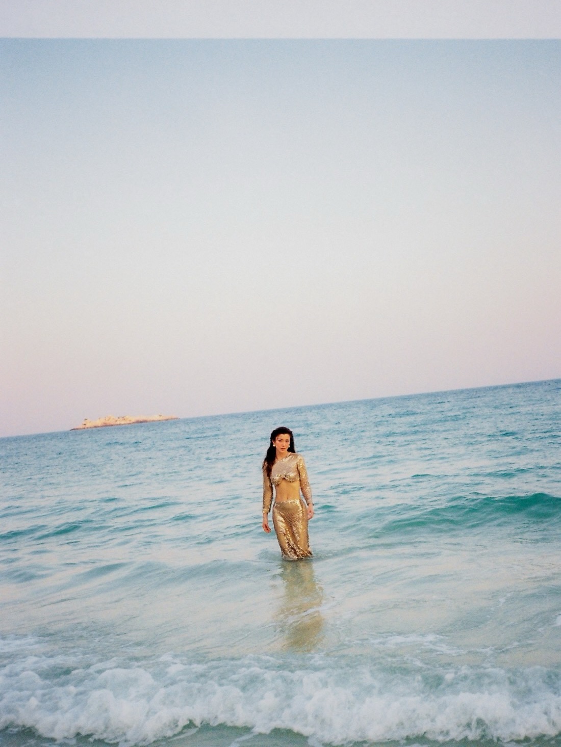 เอมมี่ - มรกต กิตติสาระ