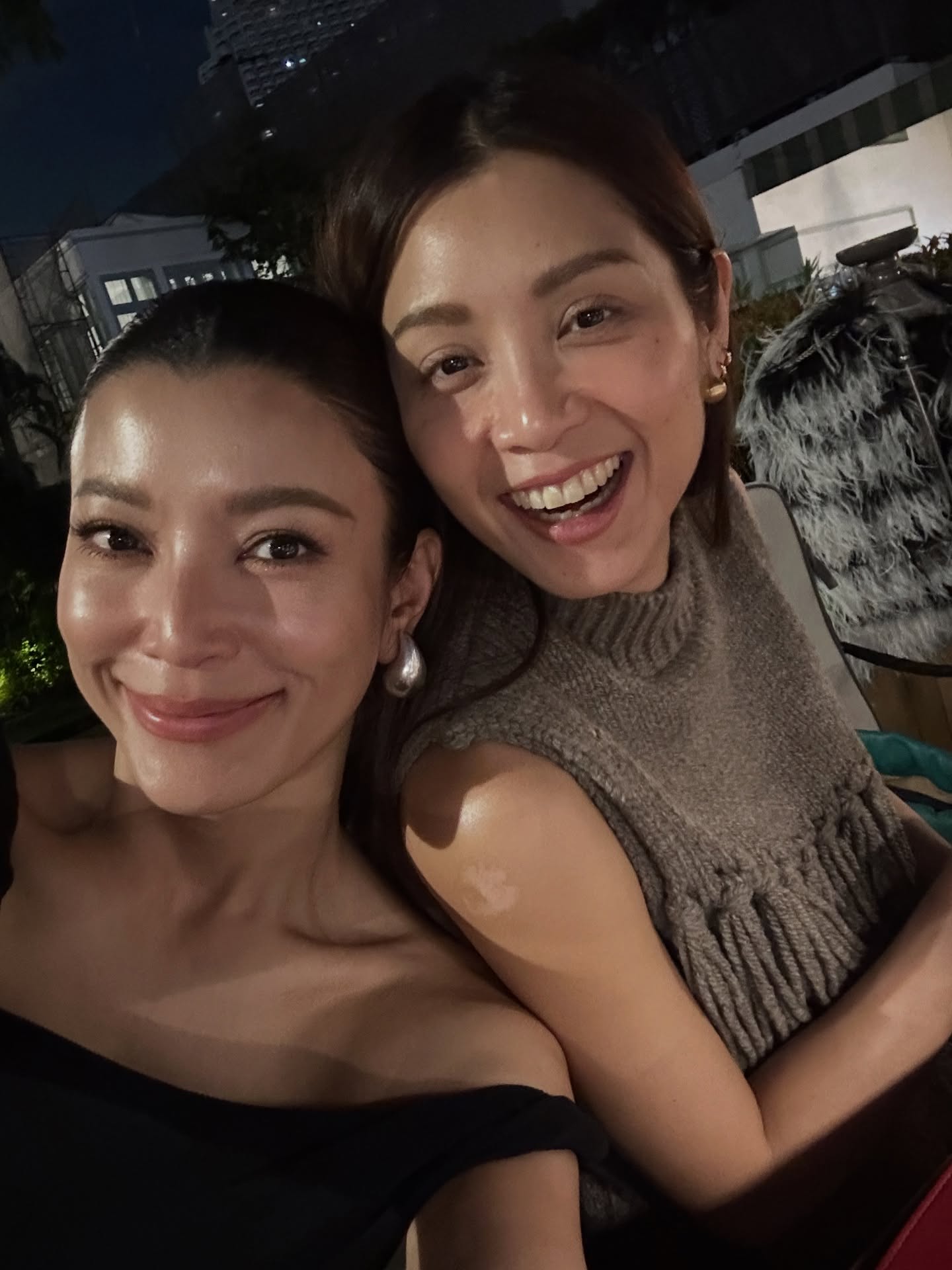 เอมมี่ - มรกต กิตติสาระ