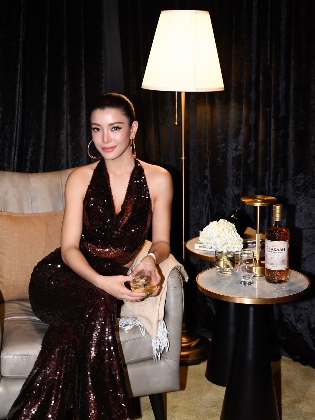 เอมมี่ - มรกต กิตติสาระ