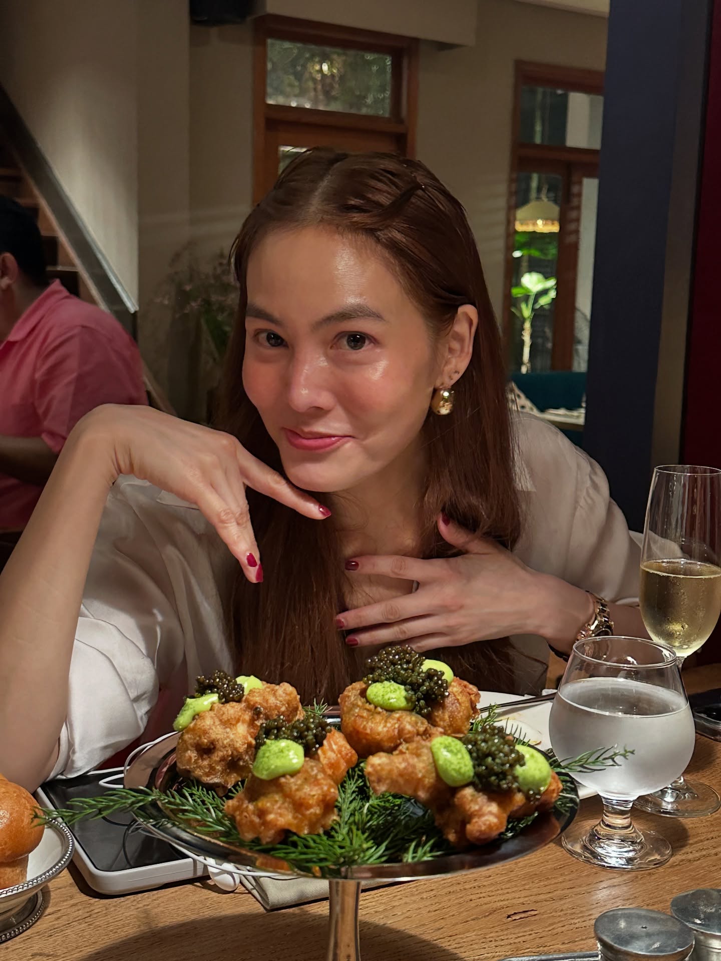 เอมมี่ - มรกต กิตติสาระ