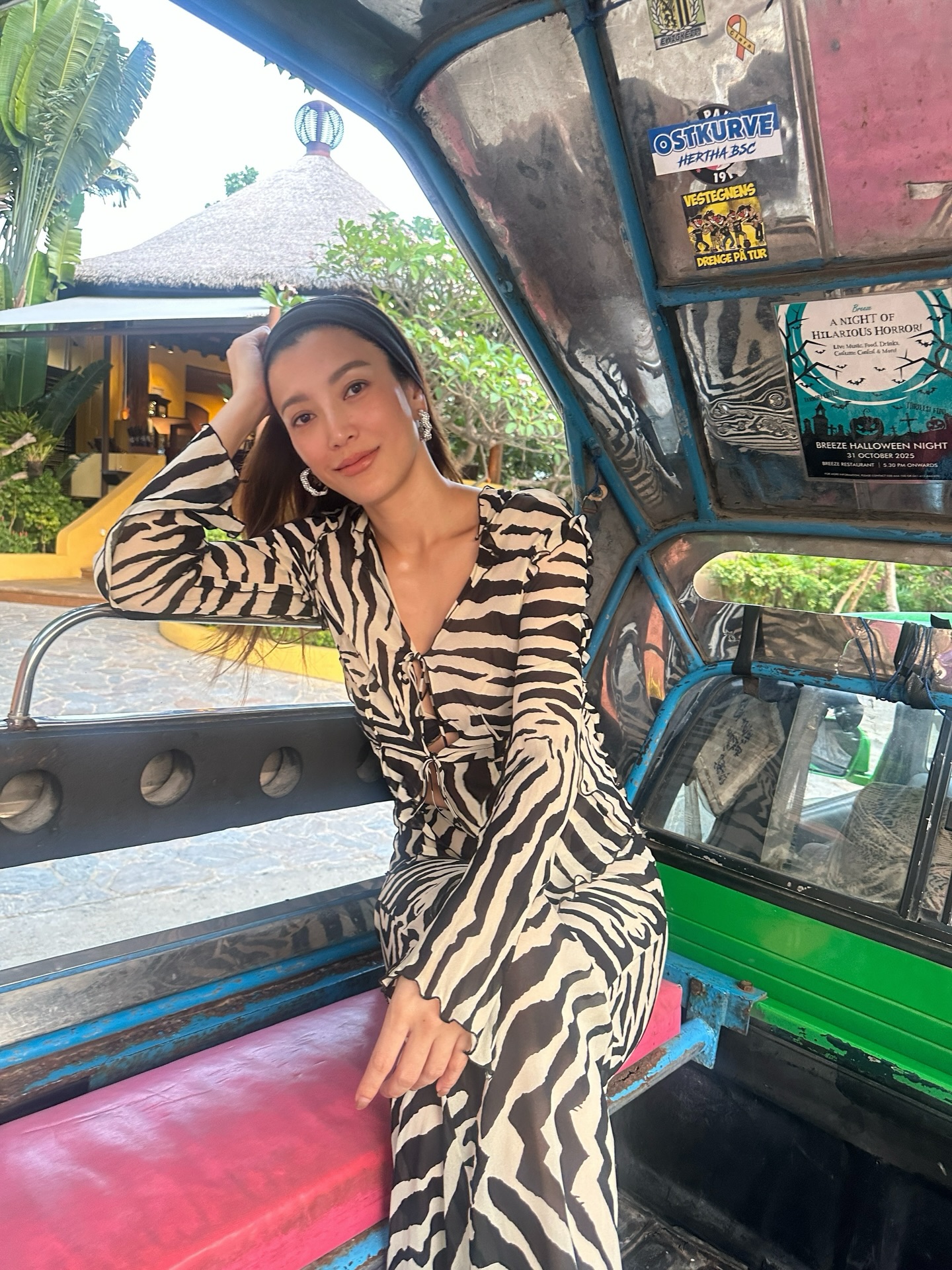 เอมมี่ - มรกต กิตติสาระ