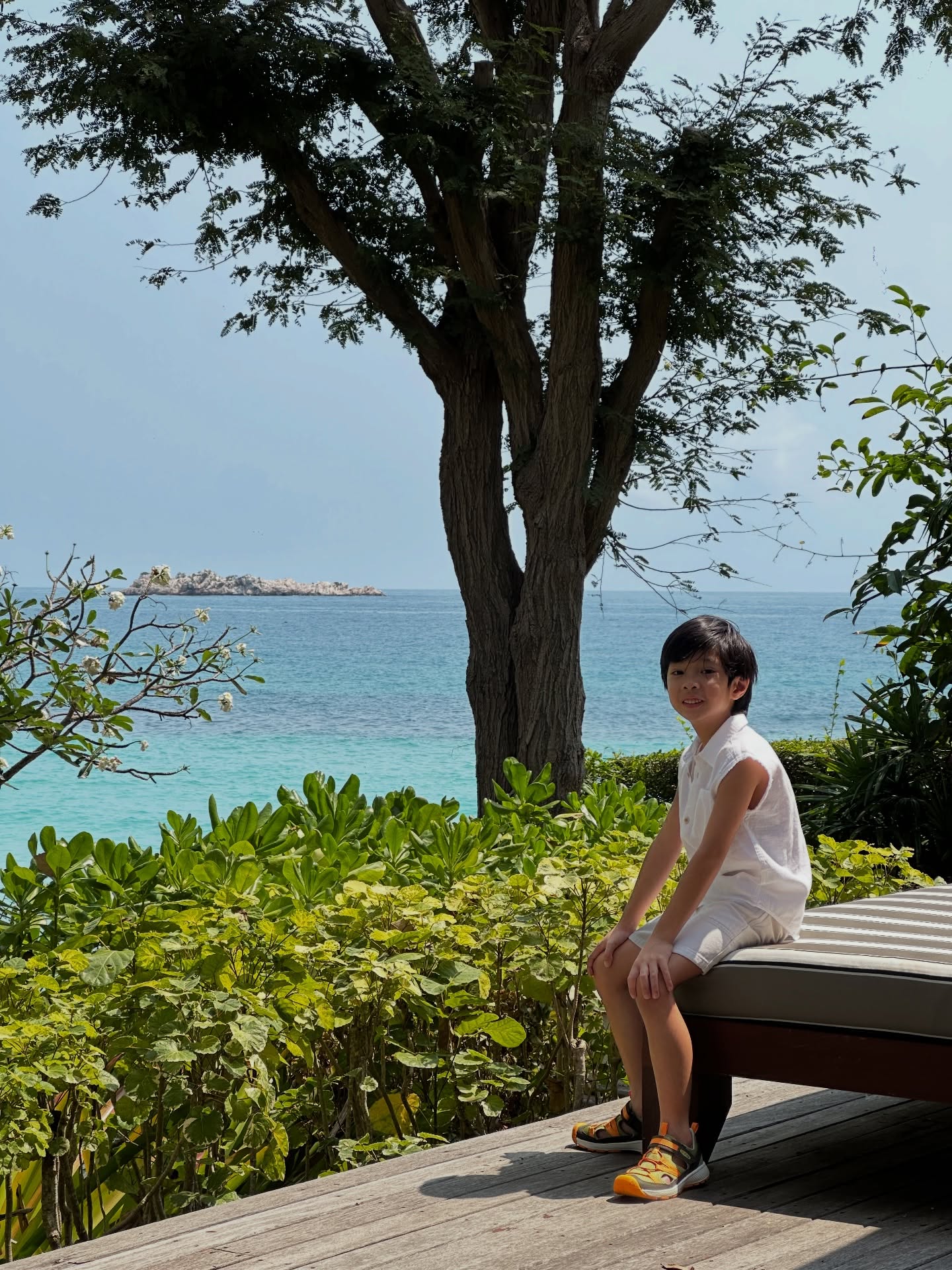 เอมมี่ - มรกต กิตติสาระ