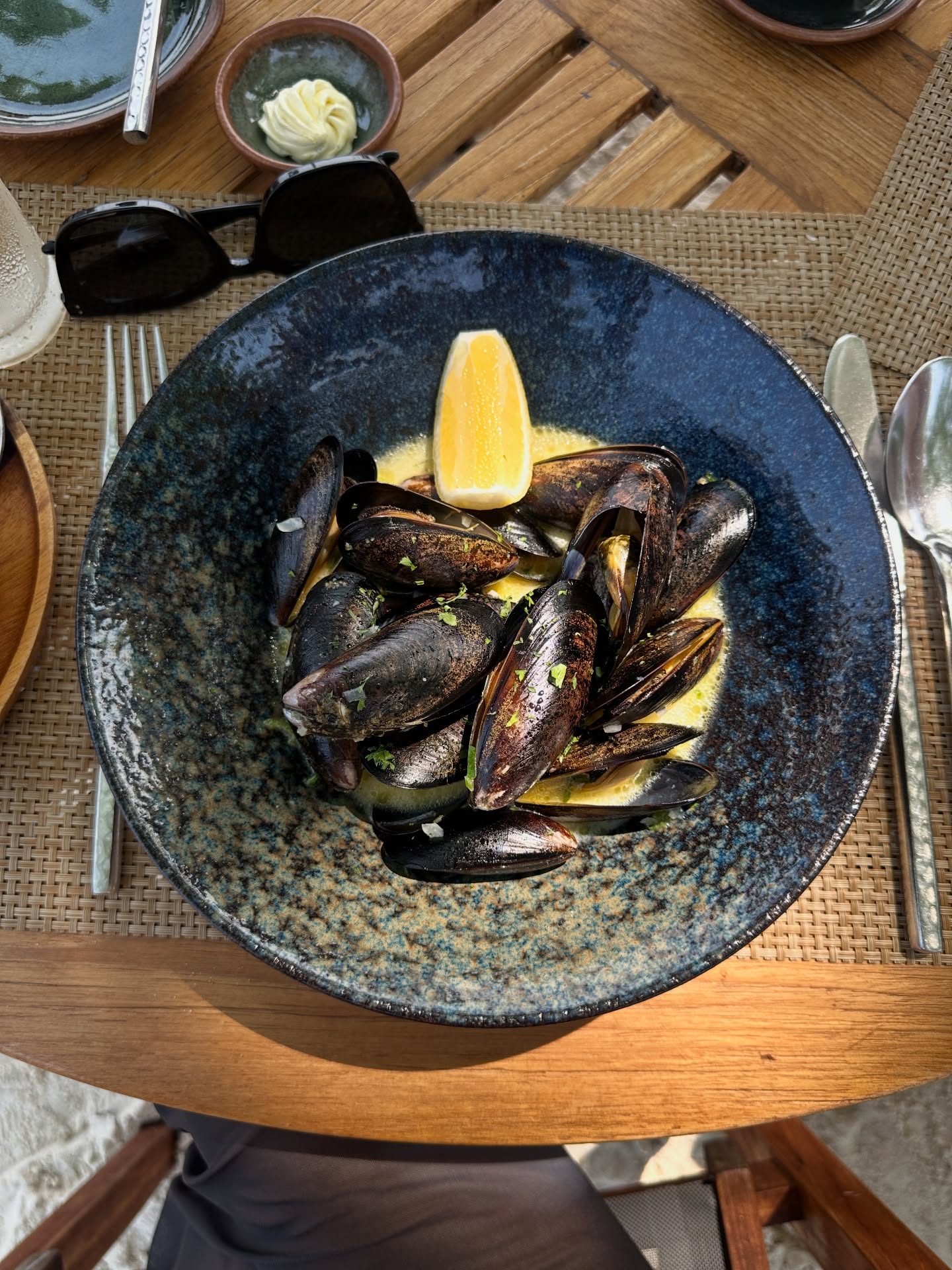 เอมมี่ - มรกต กิตติสาระ