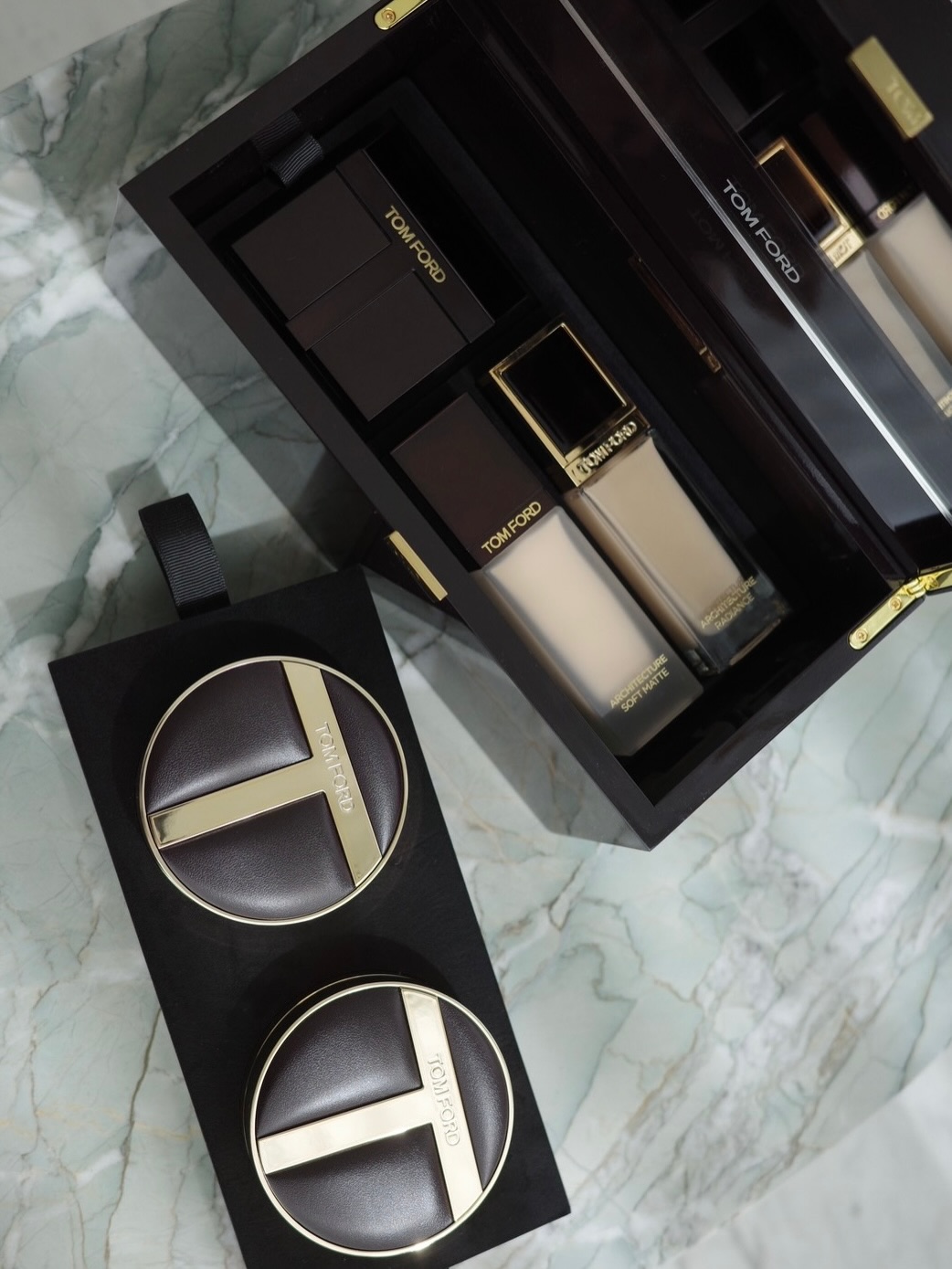 เอมมี่ - มรกต กิตติสาระ