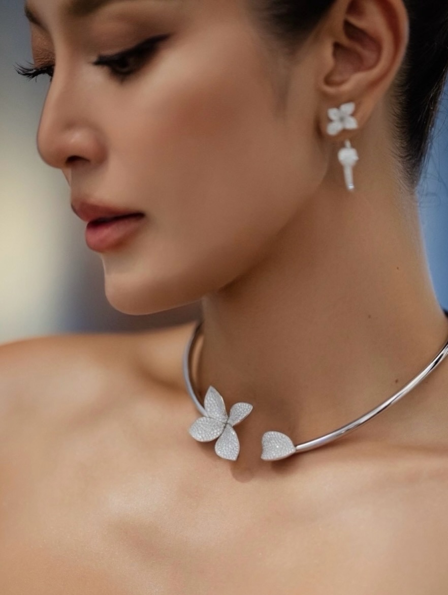 เอมมี่ - มรกต กิตติสาระ