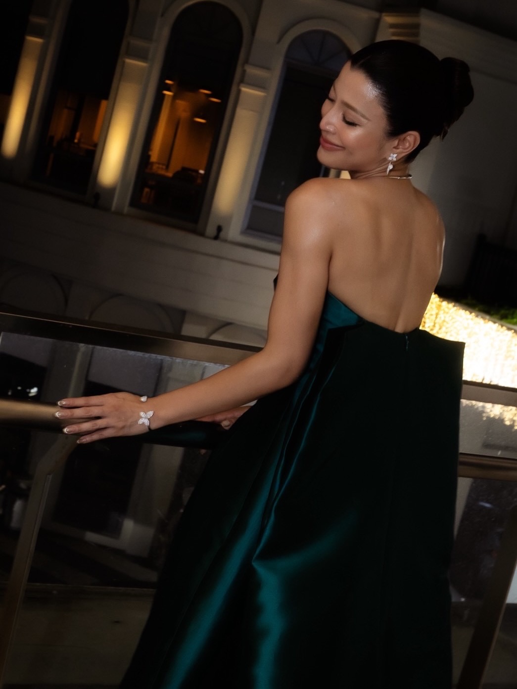 เอมมี่ - มรกต กิตติสาระ