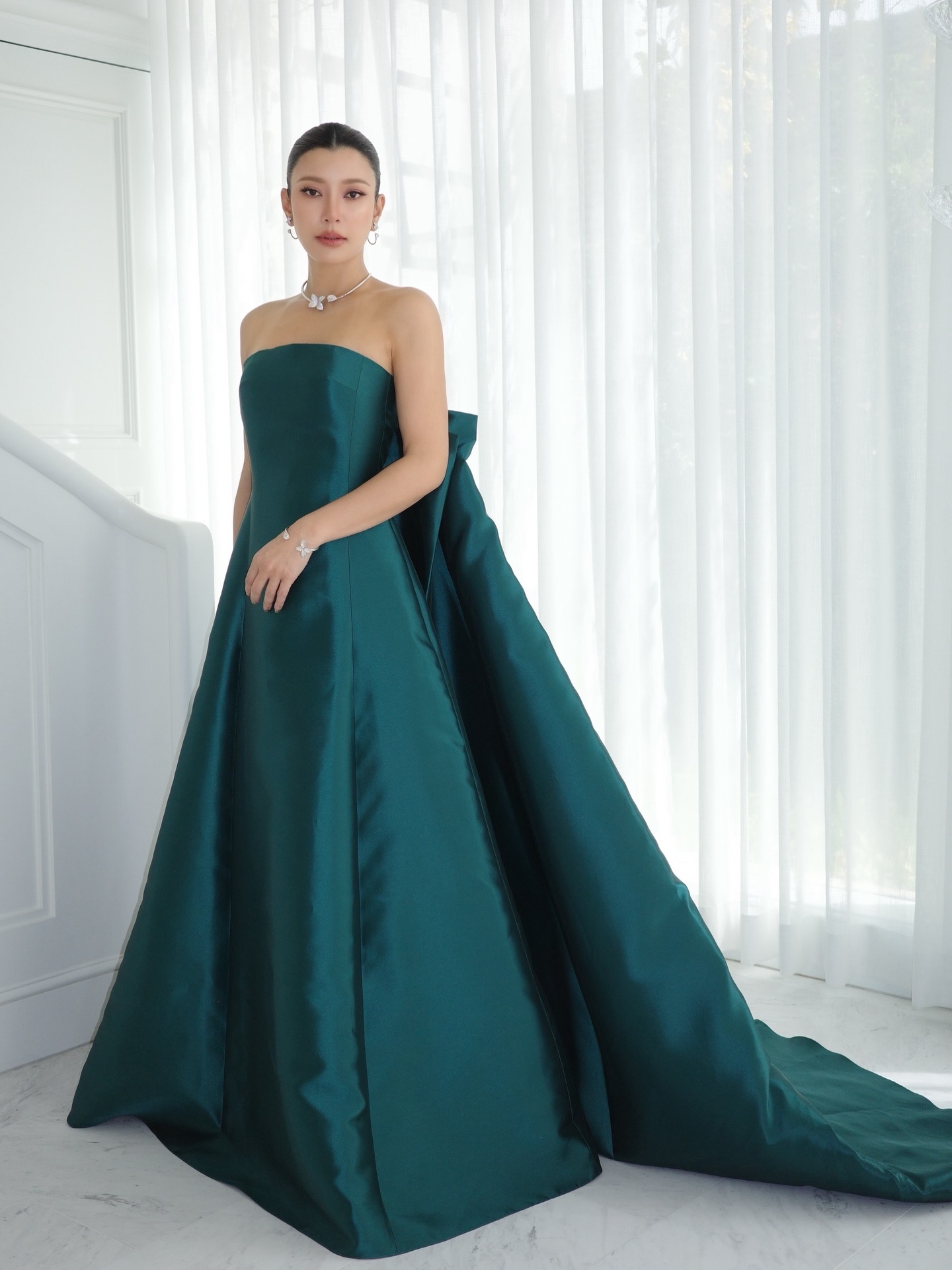 เอมมี่ - มรกต กิตติสาระ