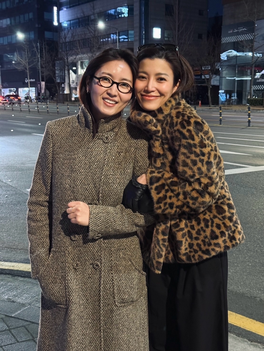 เอมมี่ - มรกต กิตติสาระ