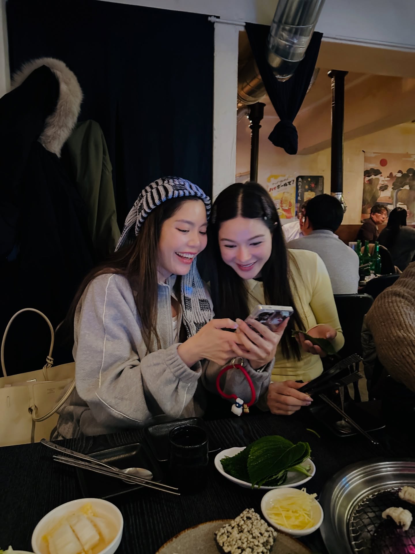 เอมมี่ - มรกต กิตติสาระ