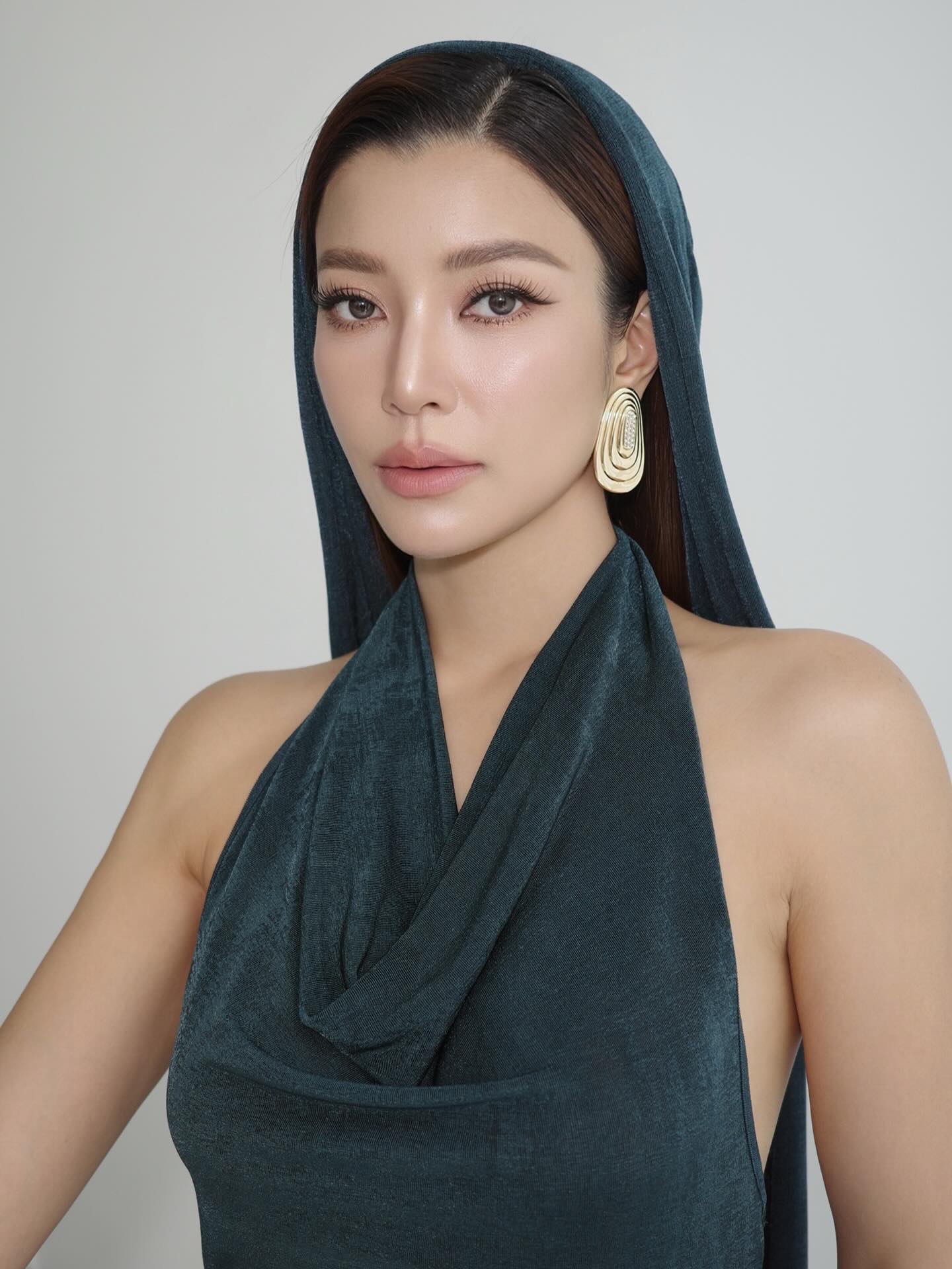 เอมมี่ - มรกต กิตติสาระ