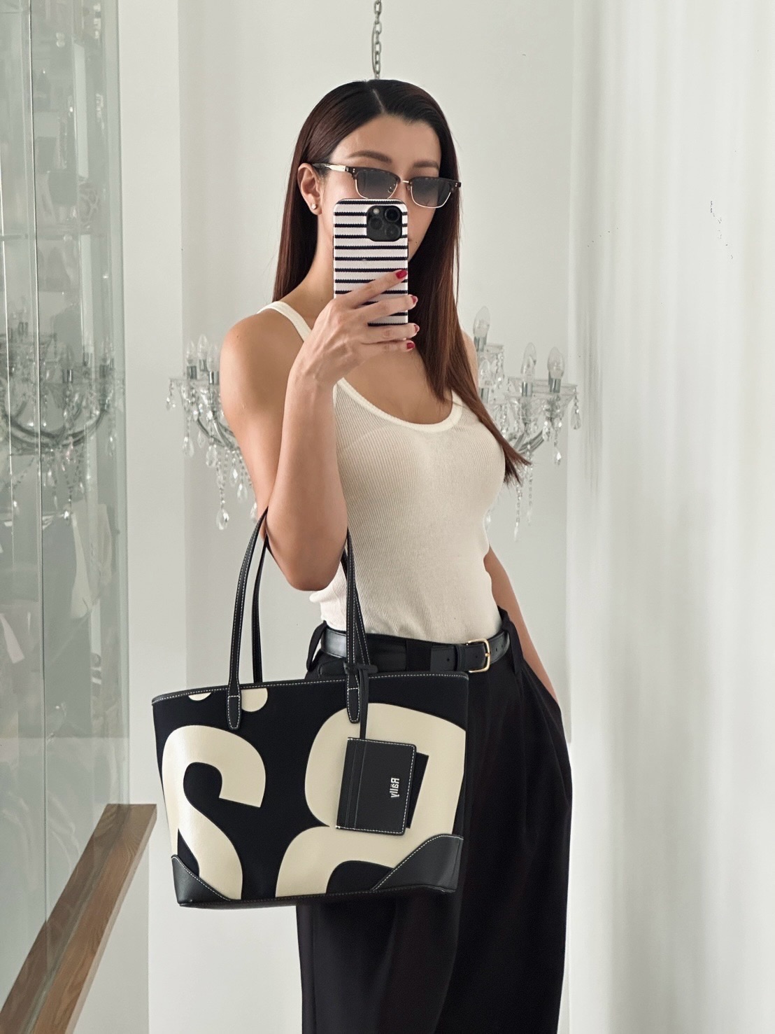 เอมมี่ - มรกต กิตติสาระ