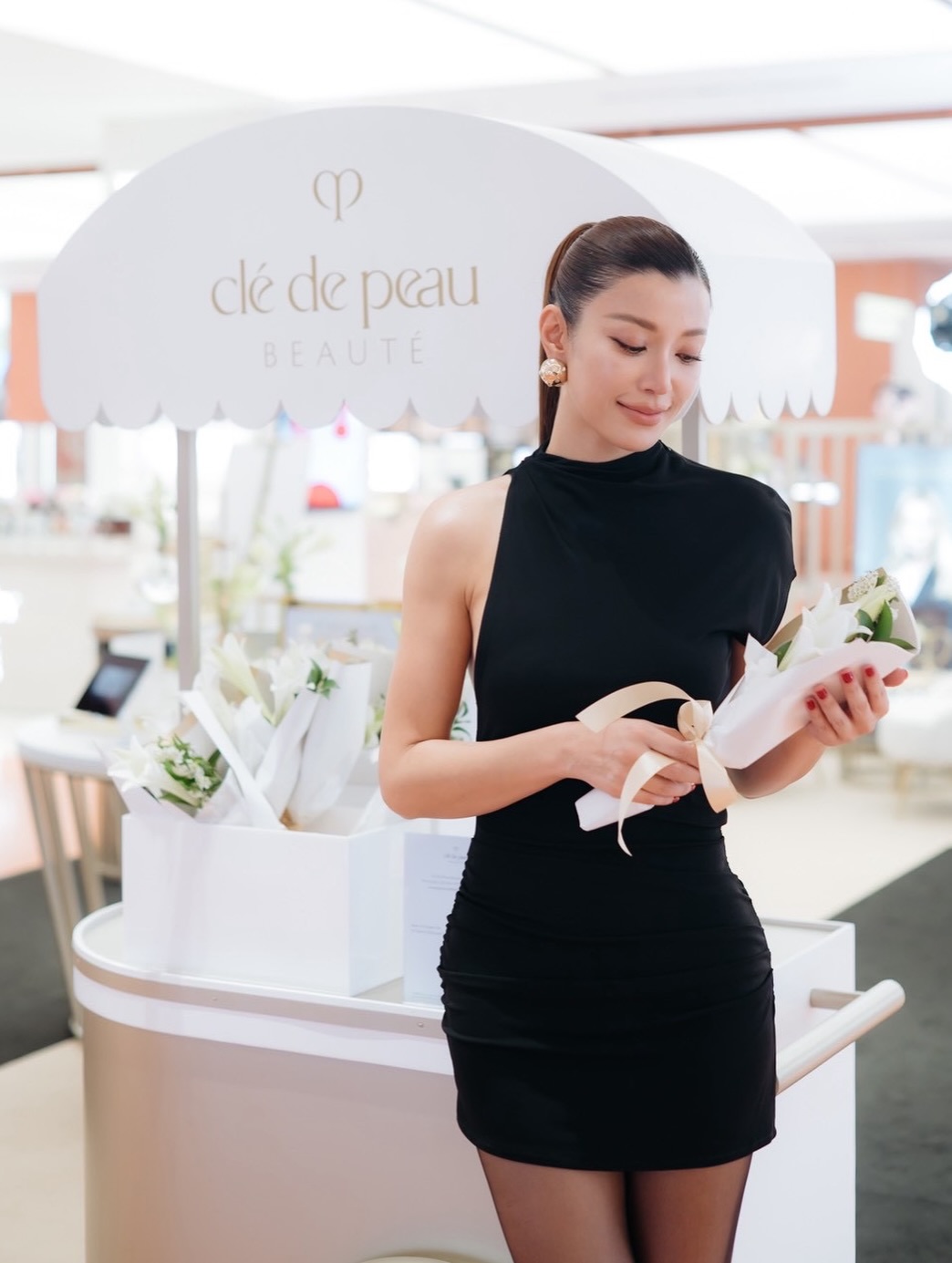 เอมมี่ - มรกต กิตติสาระ