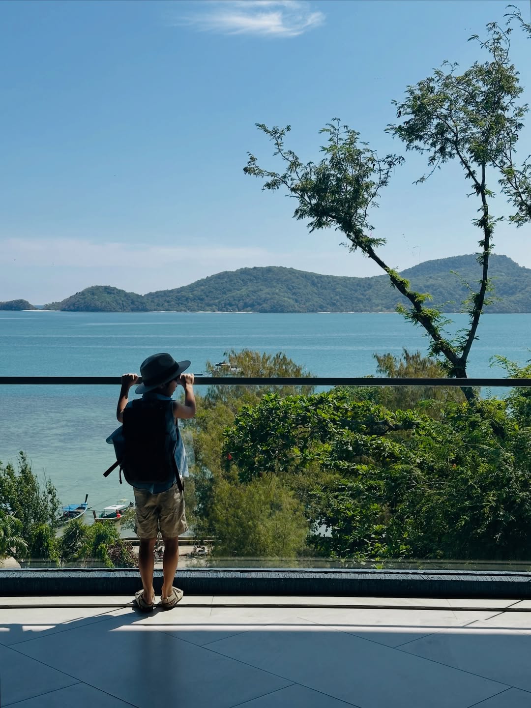 เอมมี่ - มรกต กิตติสาระ