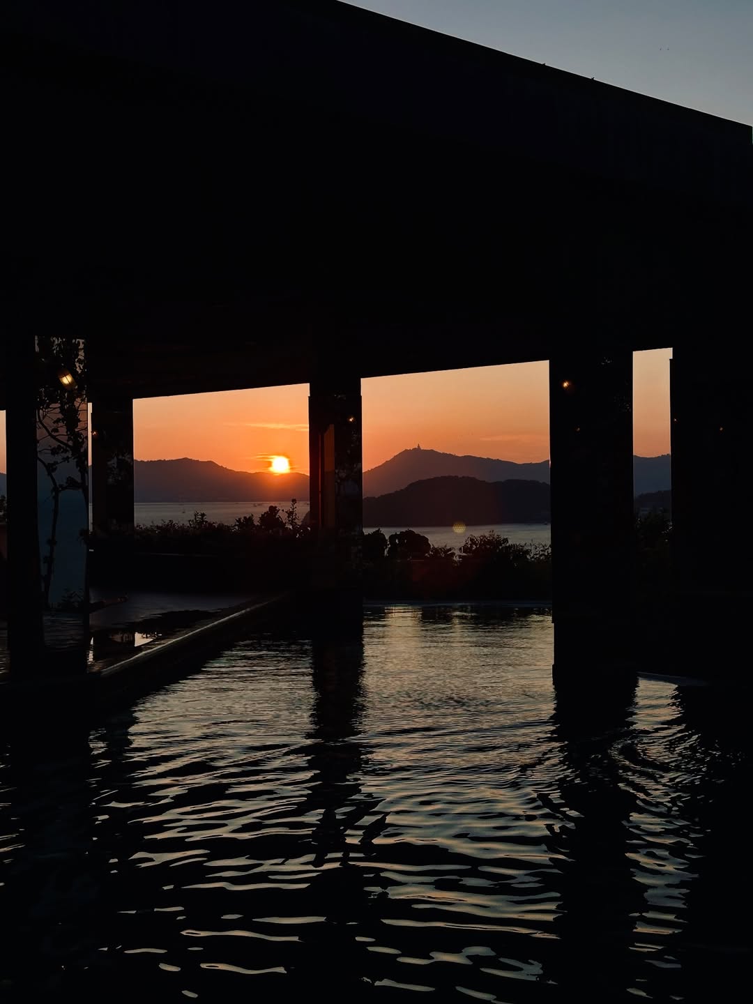 เอมมี่ - มรกต กิตติสาระ