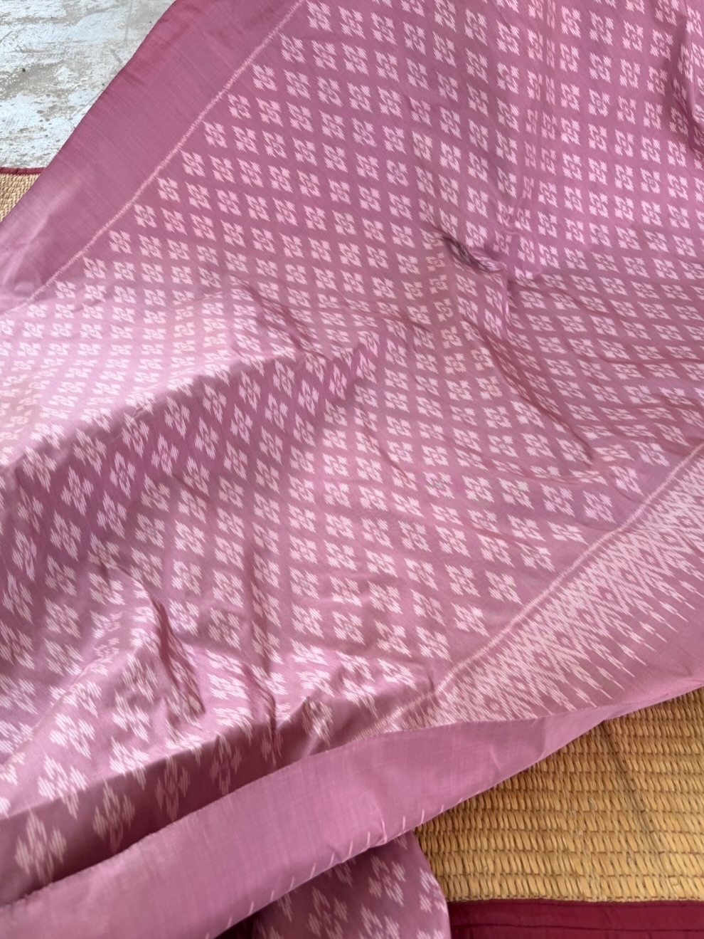 เอมมี่ - มรกต กิตติสาระ