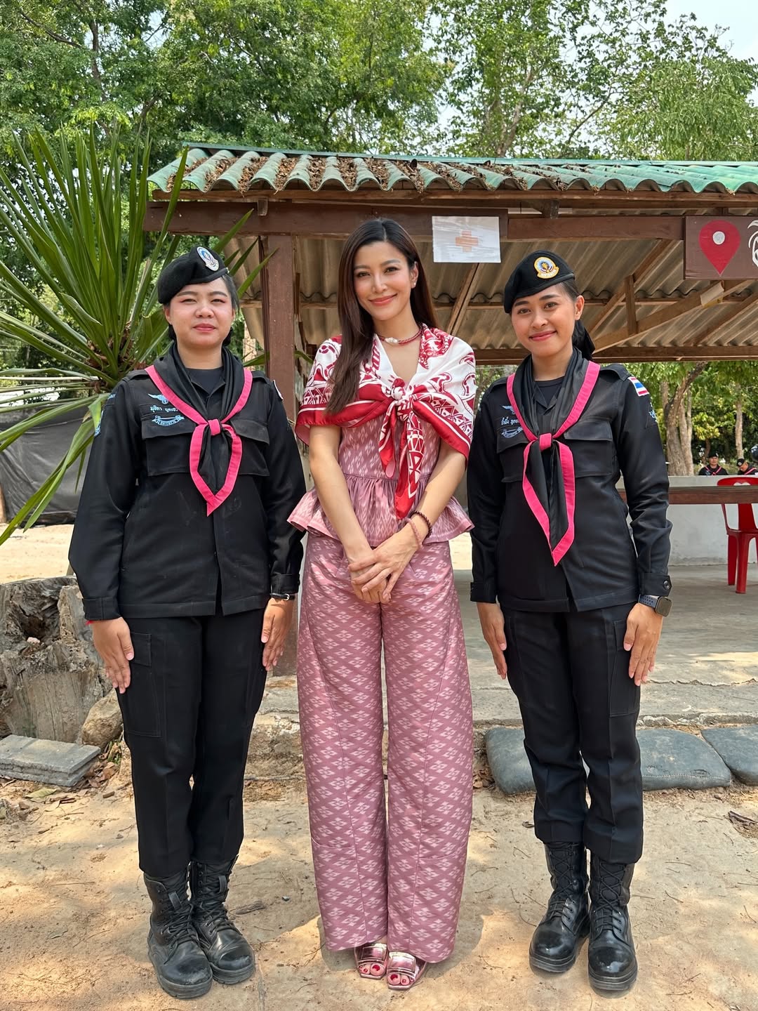เอมมี่ - มรกต กิตติสาระ