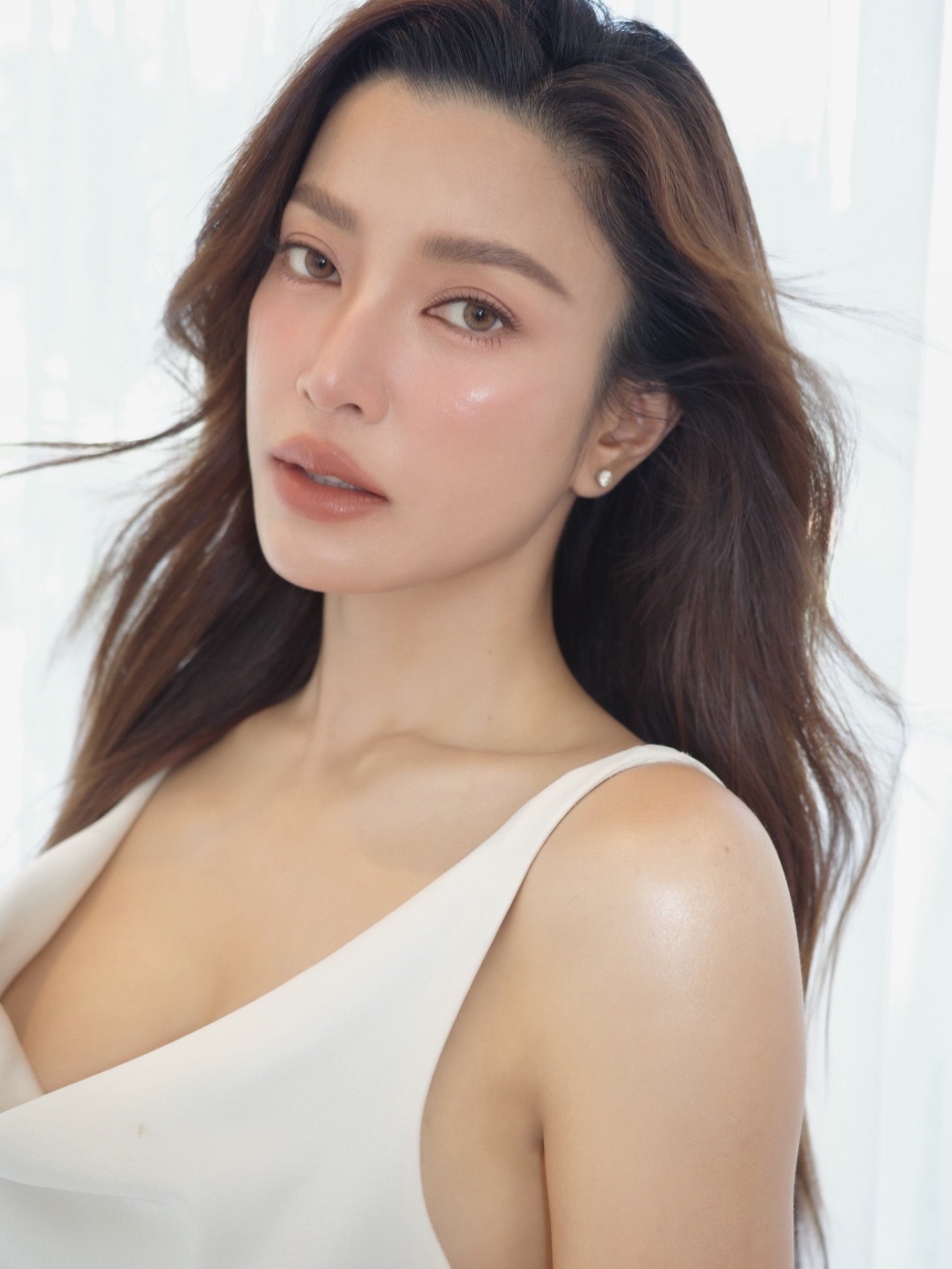 เอมมี่ - มรกต กิตติสาระ