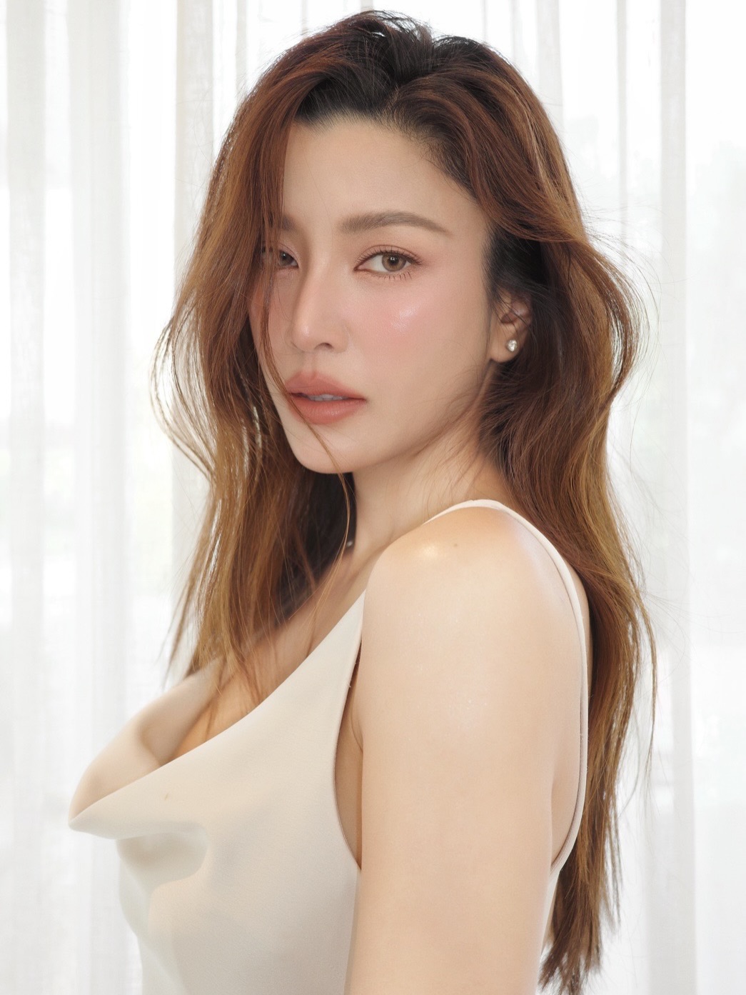 เอมมี่ - มรกต กิตติสาระ