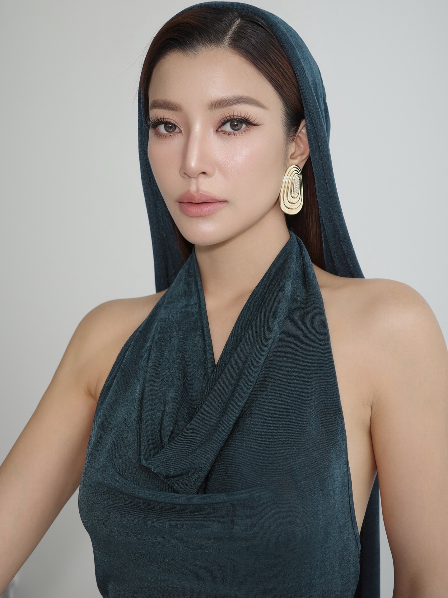 เอมมี่ - มรกต กิตติสาระ