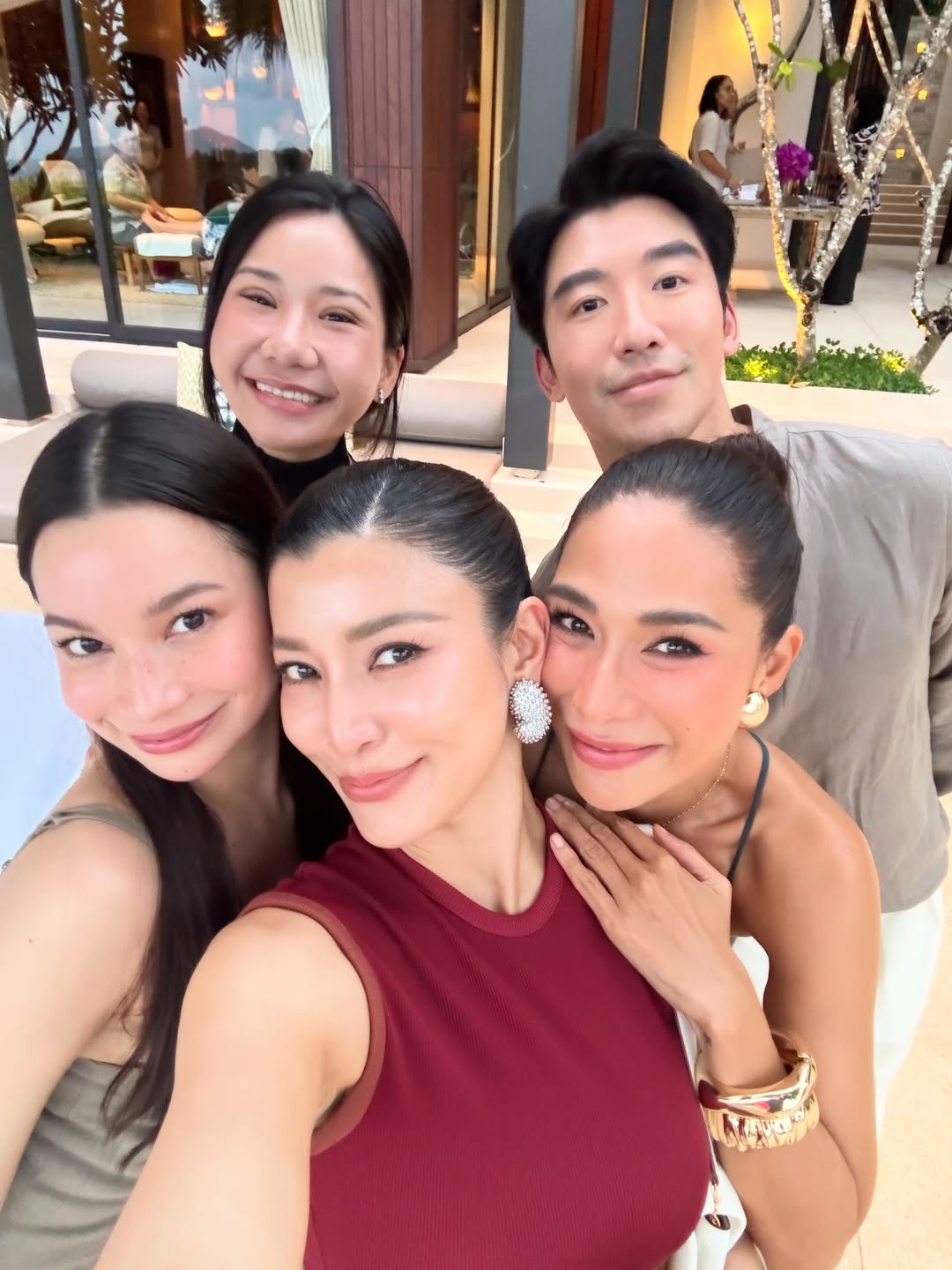 เอมมี่ - มรกต กิตติสาระ