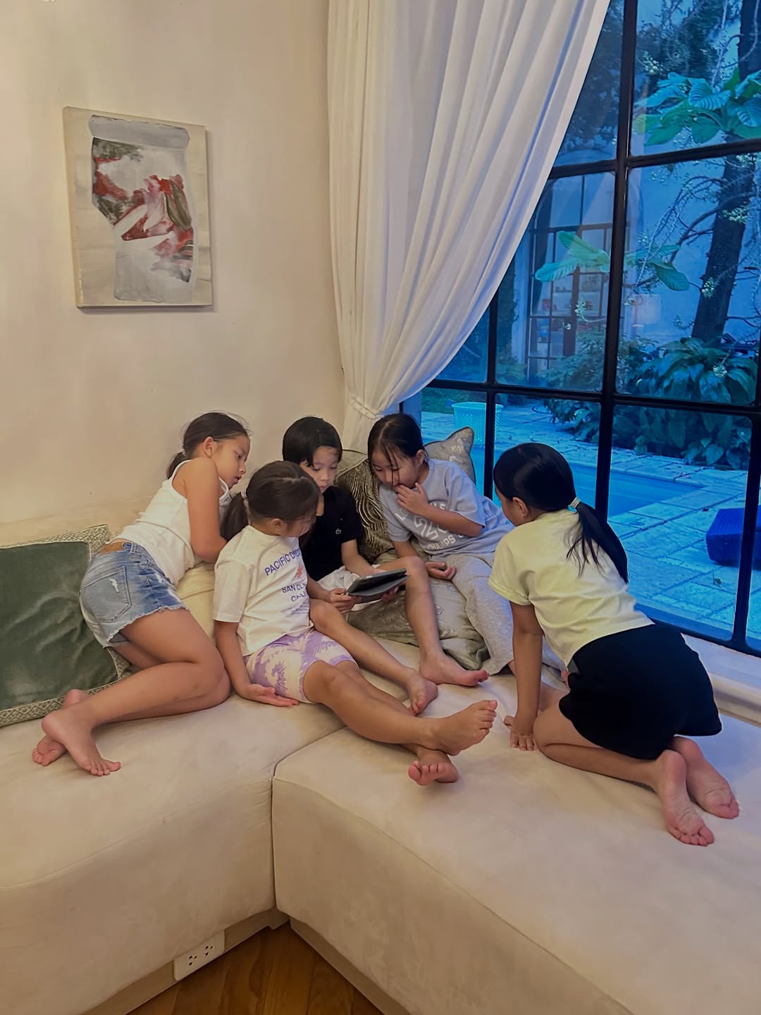 เอมมี่ - มรกต กิตติสาระ