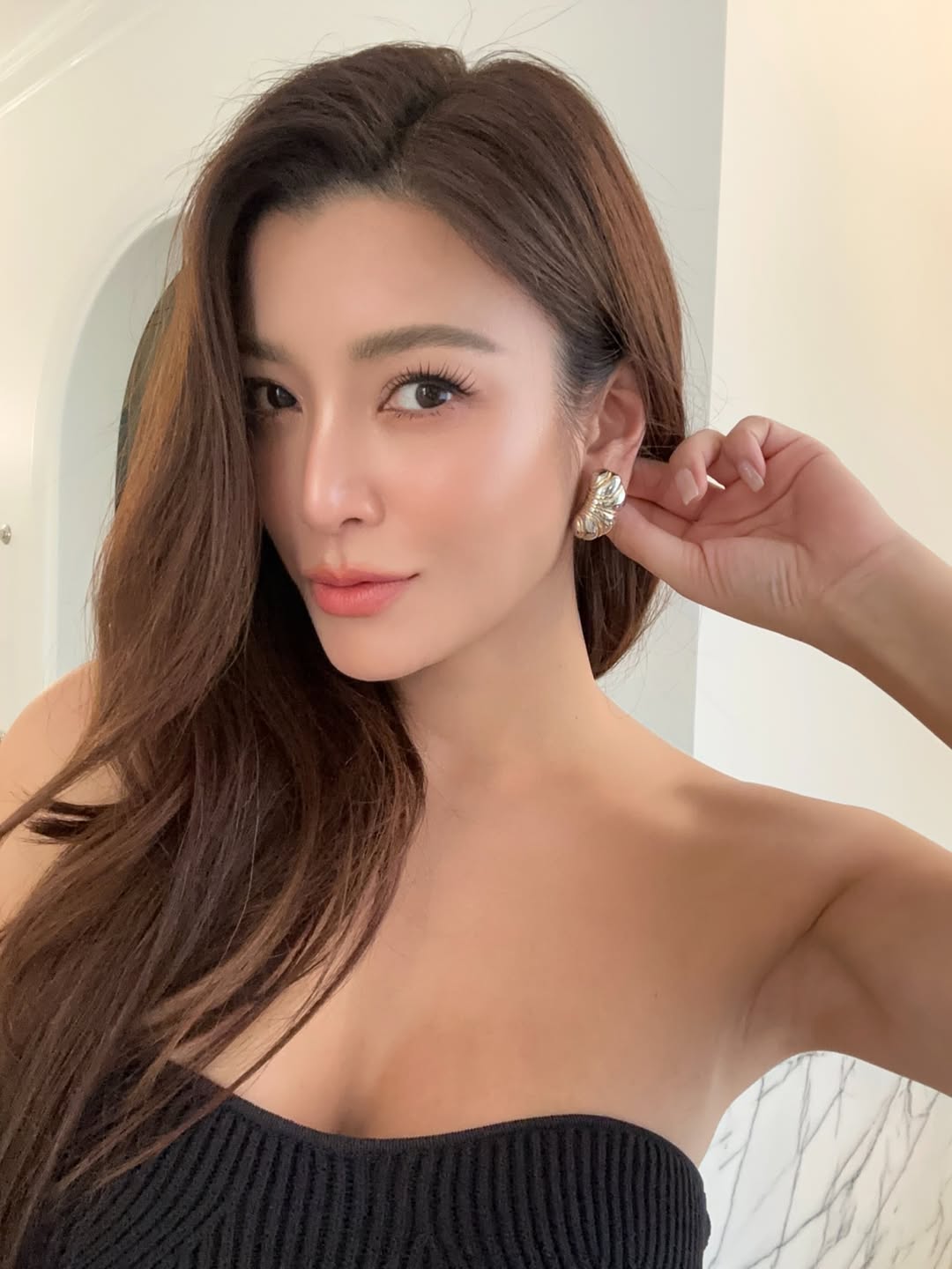 เอมมี่ - มรกต กิตติสาระ