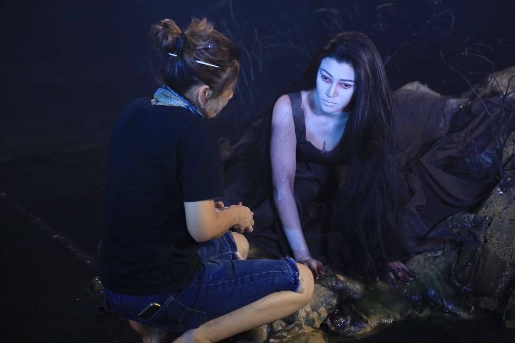 เอมมี่ - มรกต กิตติสาระ