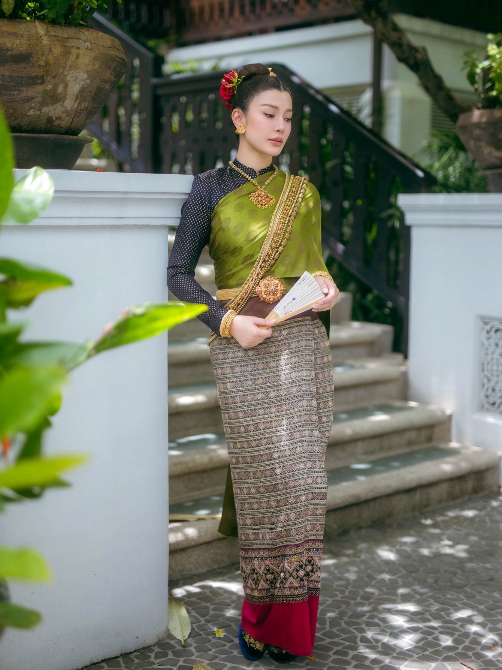 เอมมี่ - มรกต กิตติสาระ
