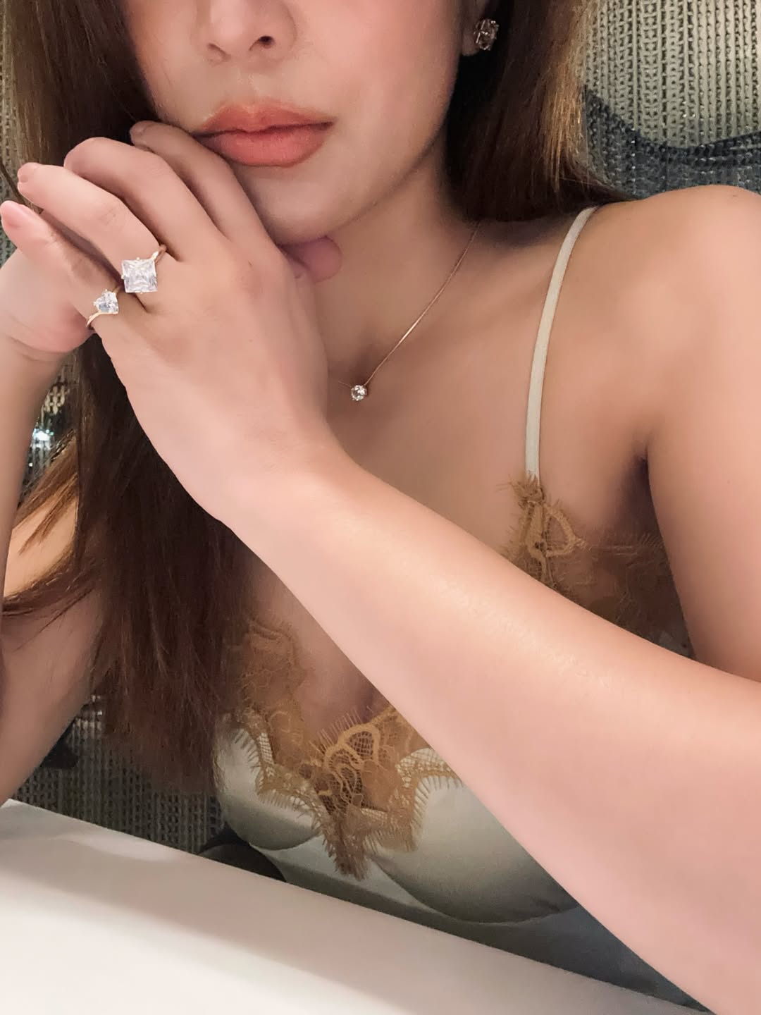 เอมมี่ - มรกต กิตติสาระ