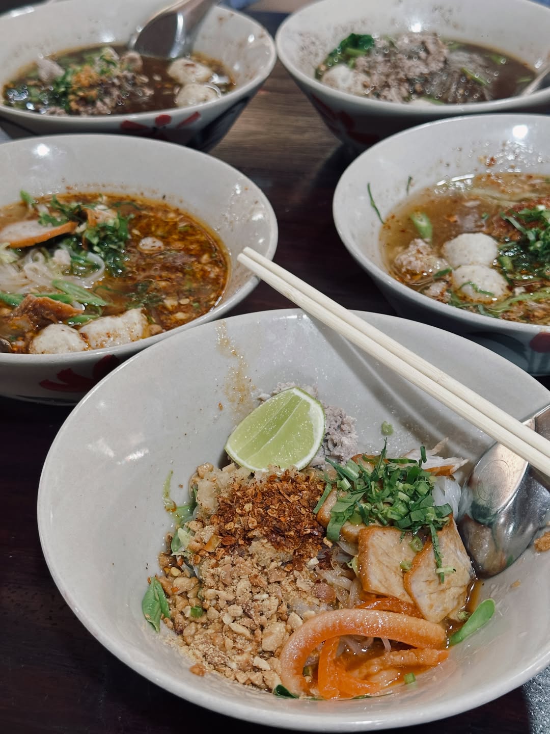 เอมมี่ - มรกต กิตติสาระ