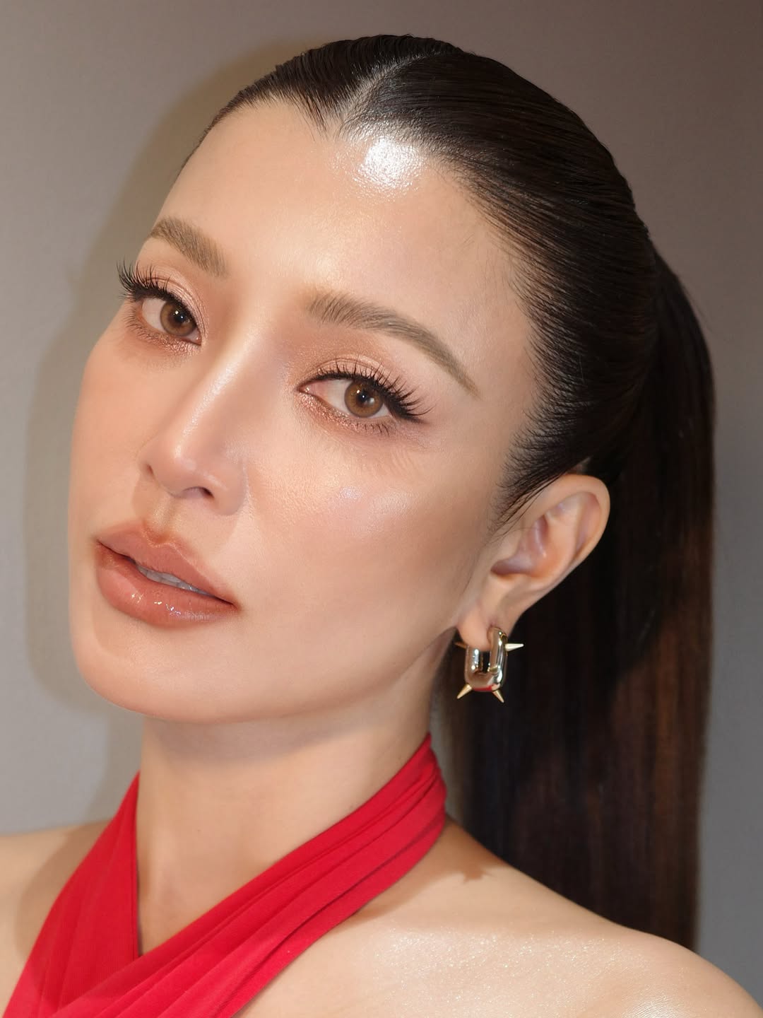 เอมมี่ - มรกต กิตติสาระ