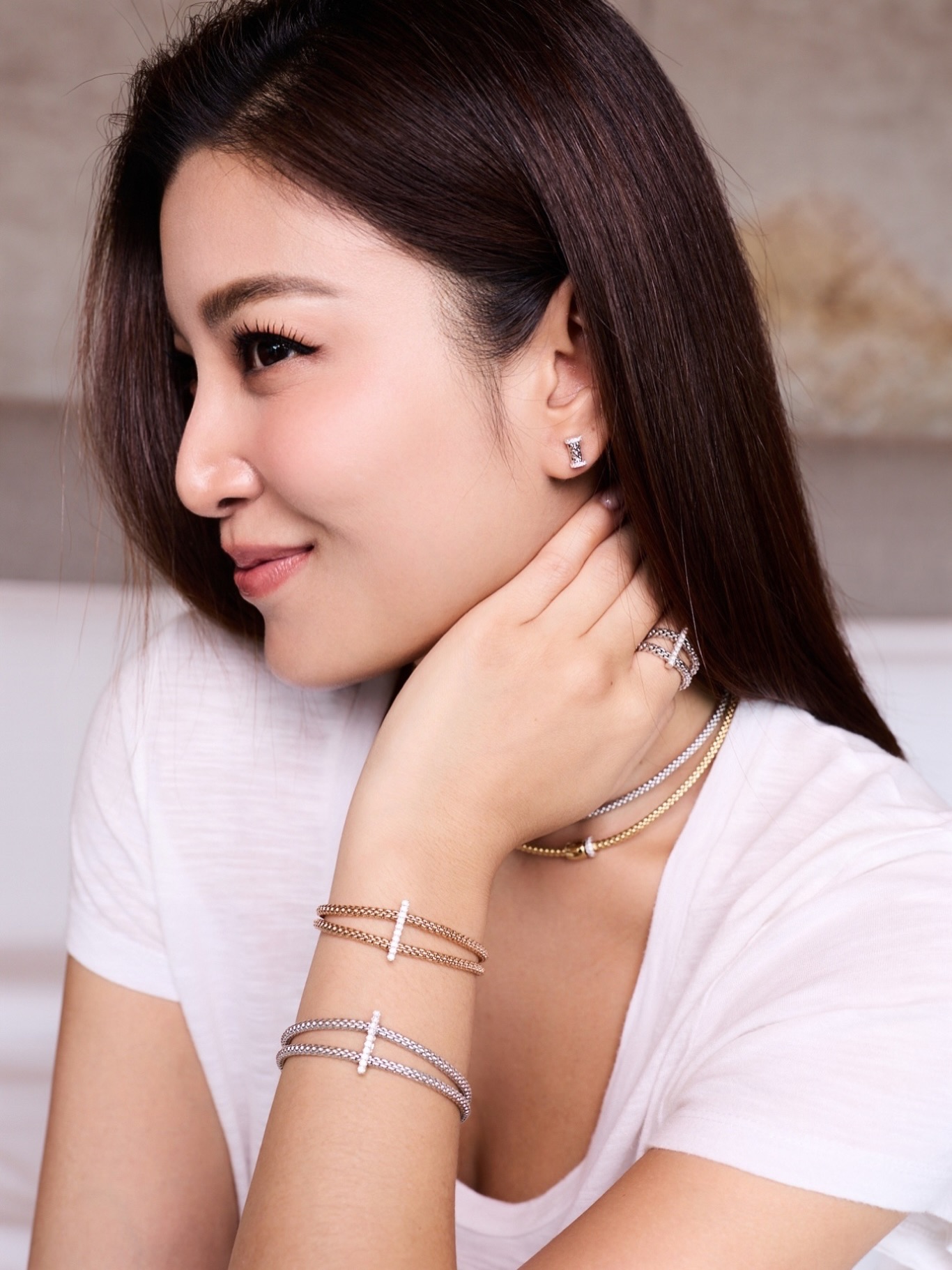 เอมมี่ - มรกต กิตติสาระ