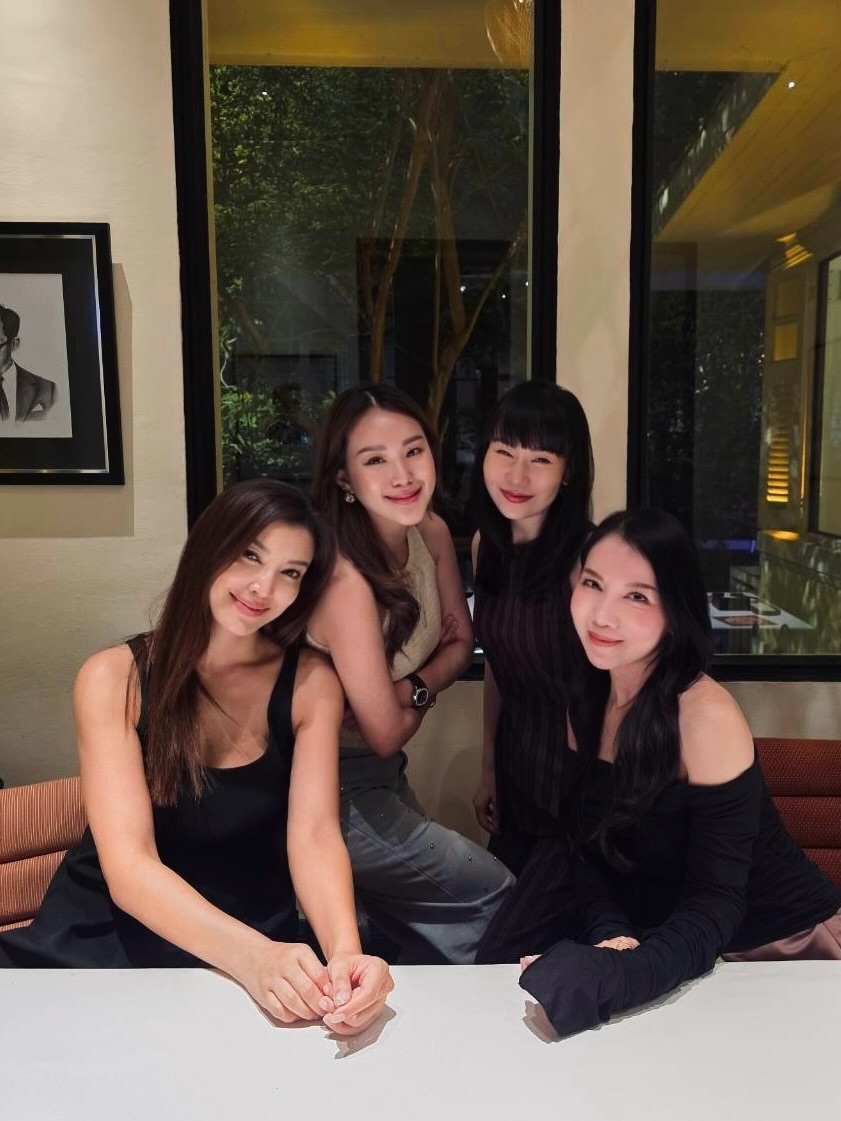 เอมมี่ - มรกต กิตติสาระ