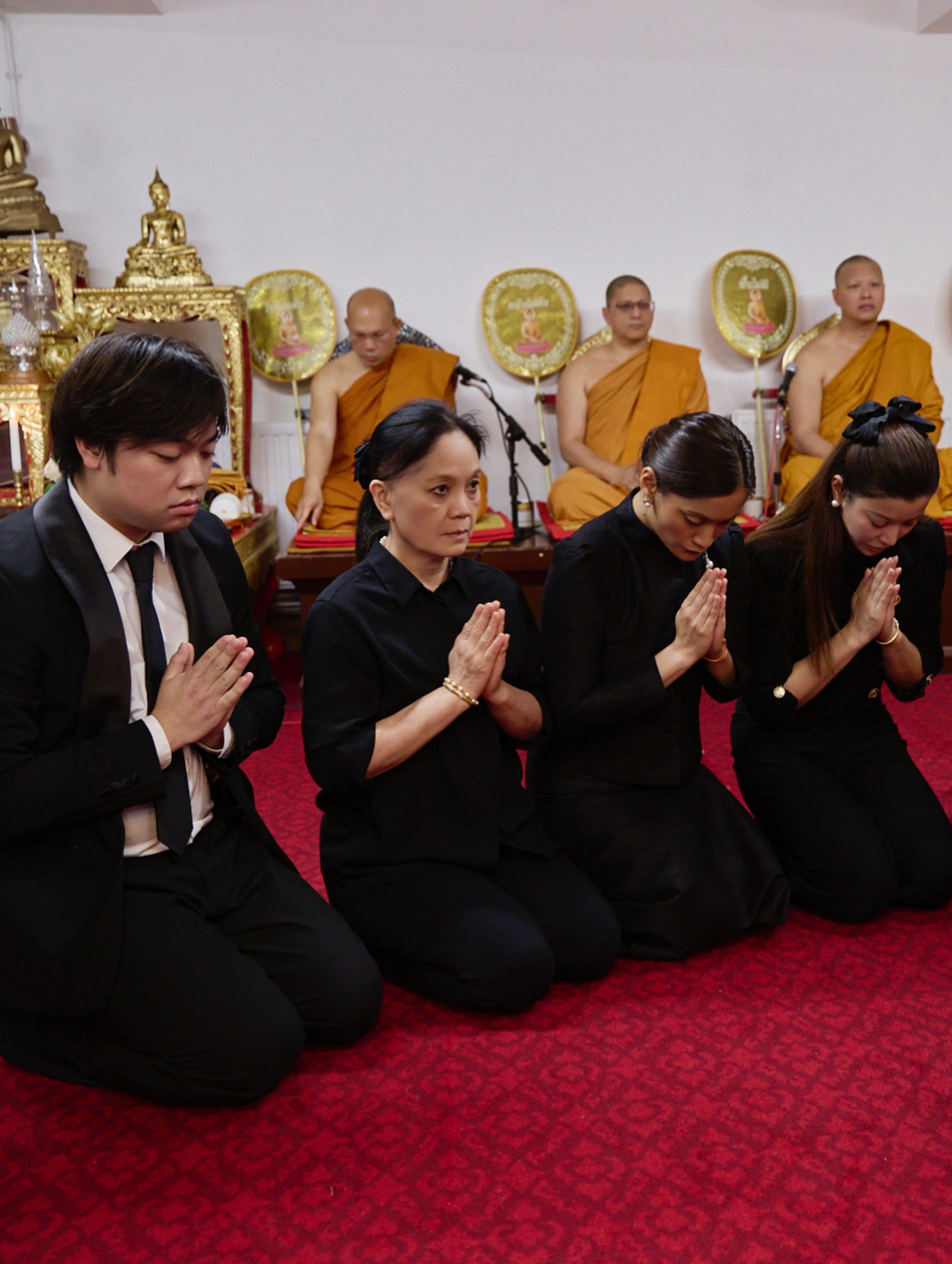เอมมี่ - มรกต กิตติสาระ