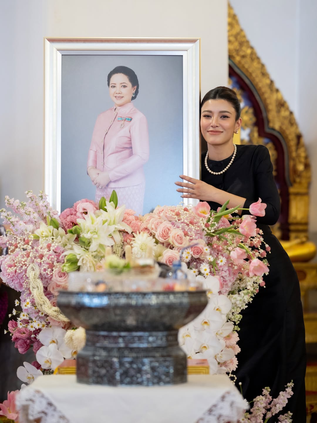 เอมมี่ - มรกต กิตติสาระ