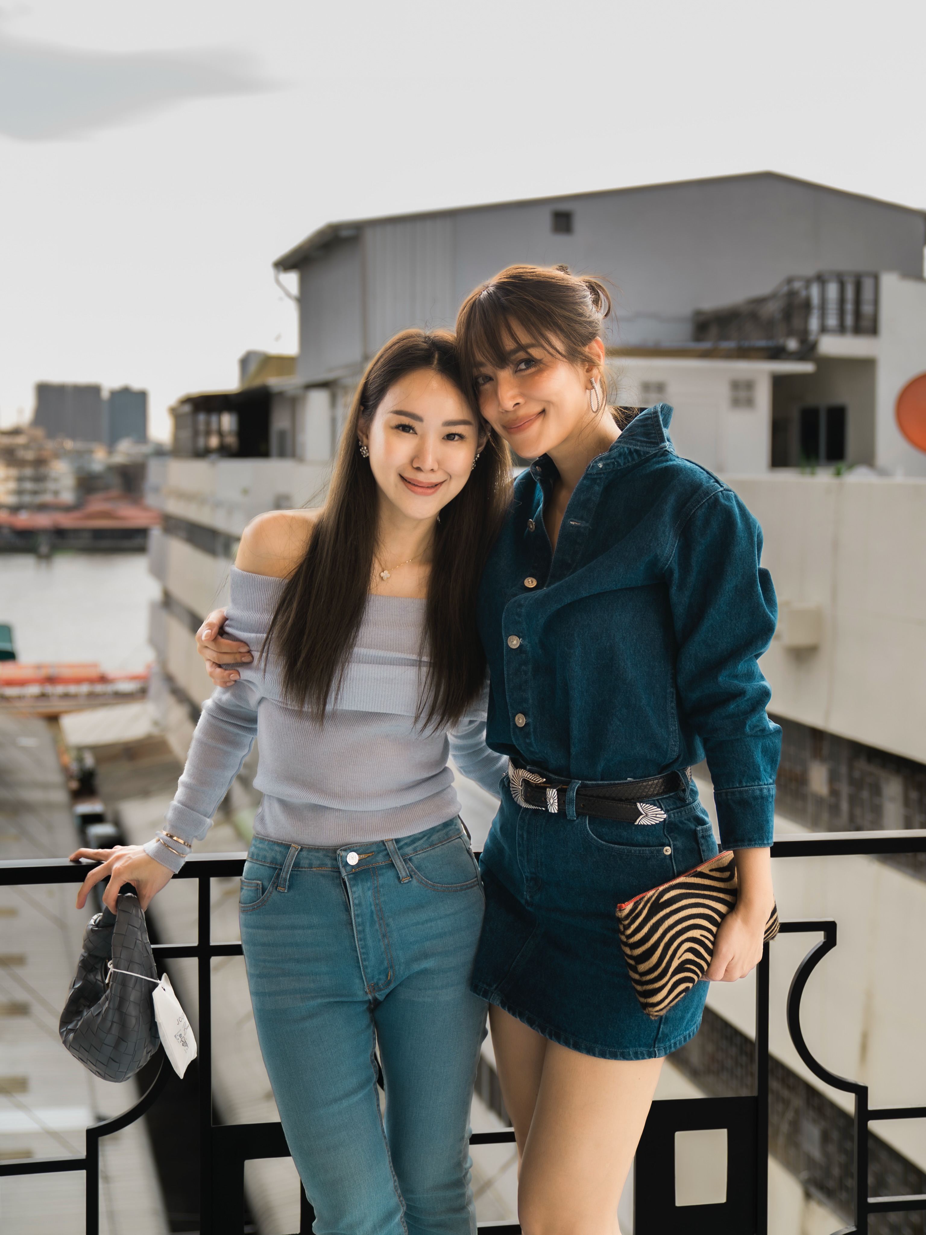 เอมมี่ - มรกต กิตติสาระ