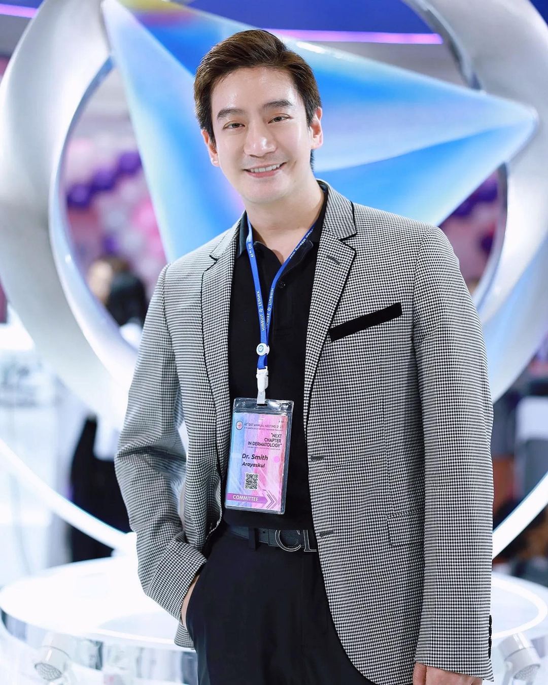โอ๊ค - สมิทธิ์ อารยะสกุล